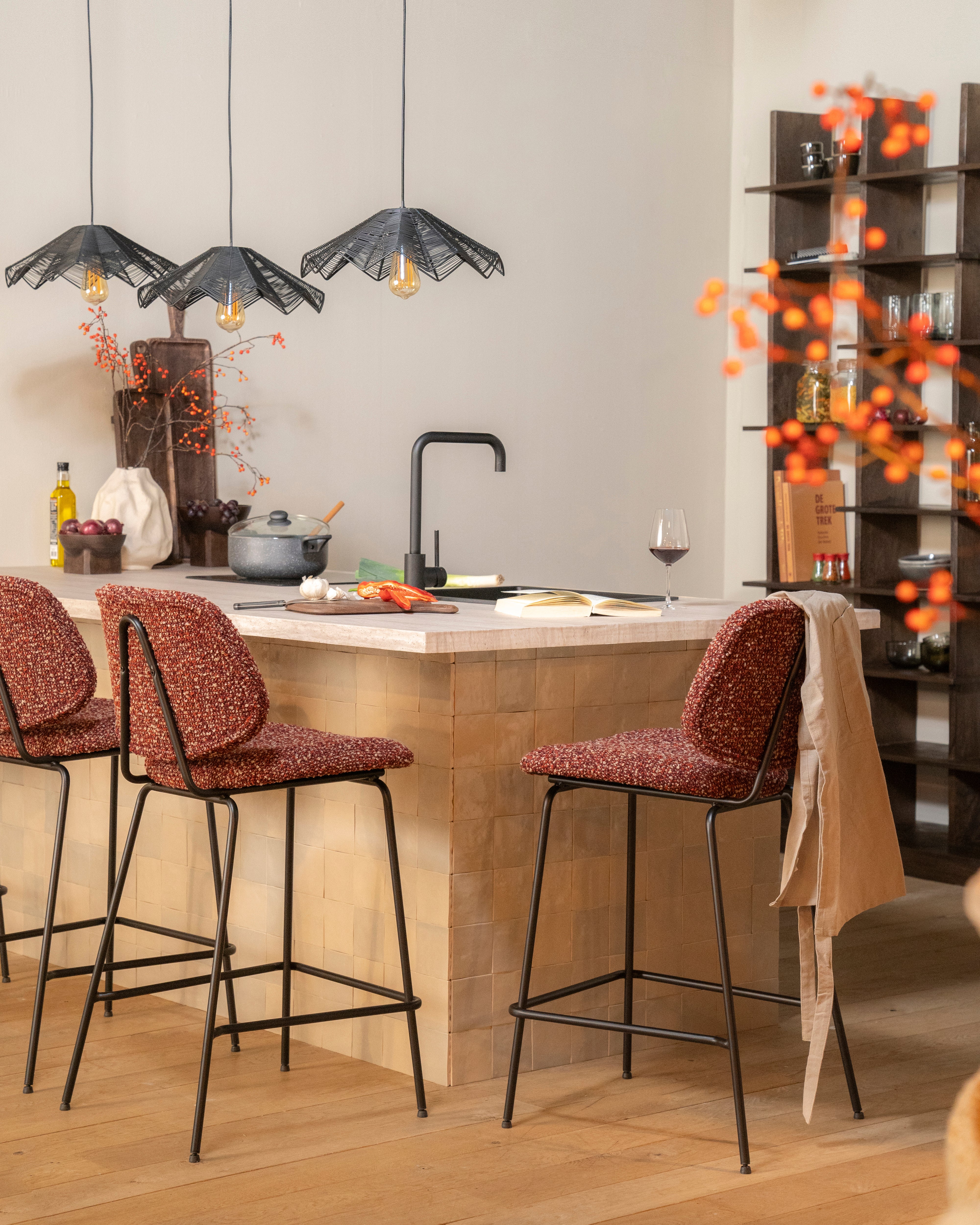 Hocker JON grau meliert mit schwarzem Fuß