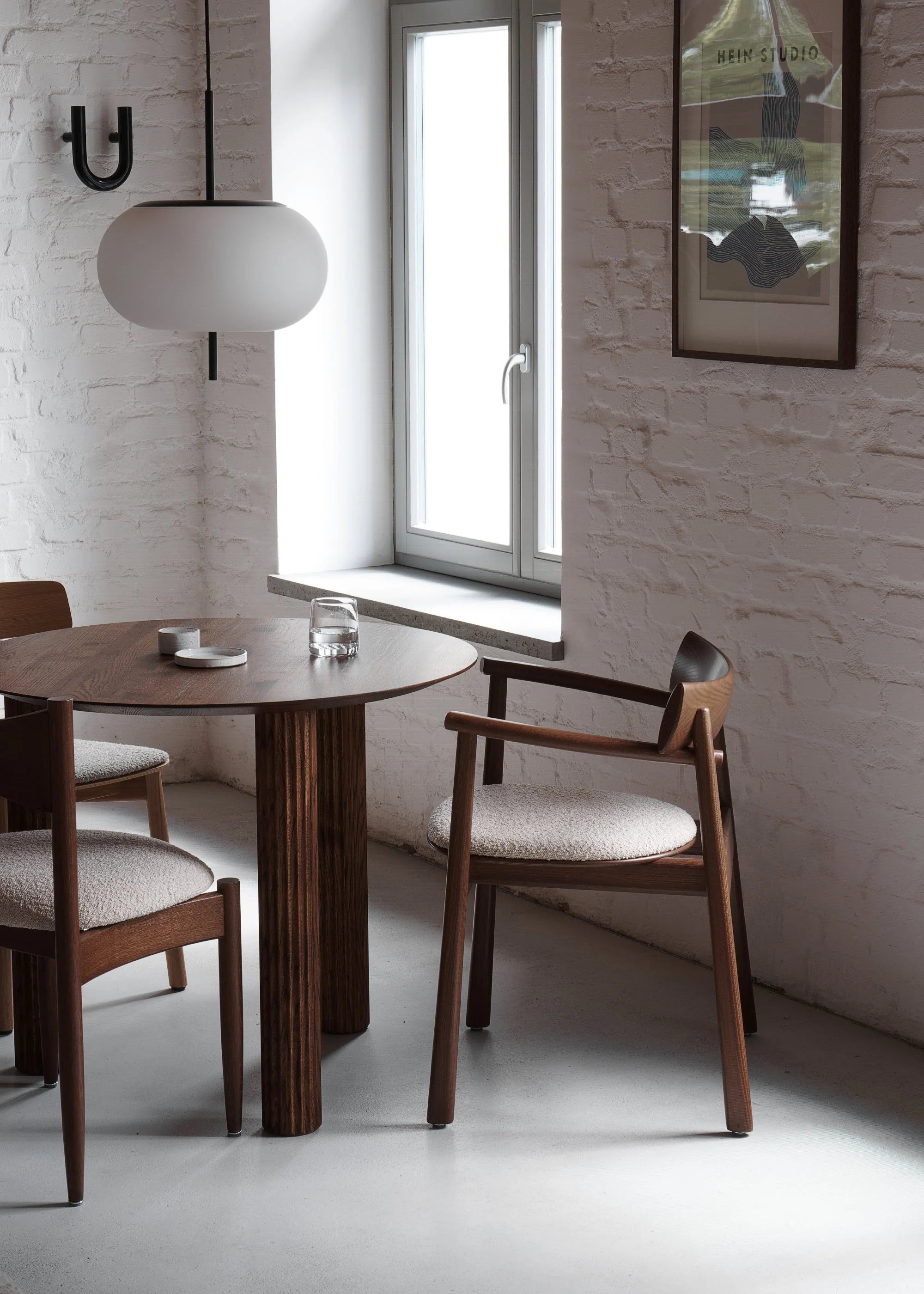 Stuhl ELIPSA SOFT aus Eichenholz und sandfarbener Boucle