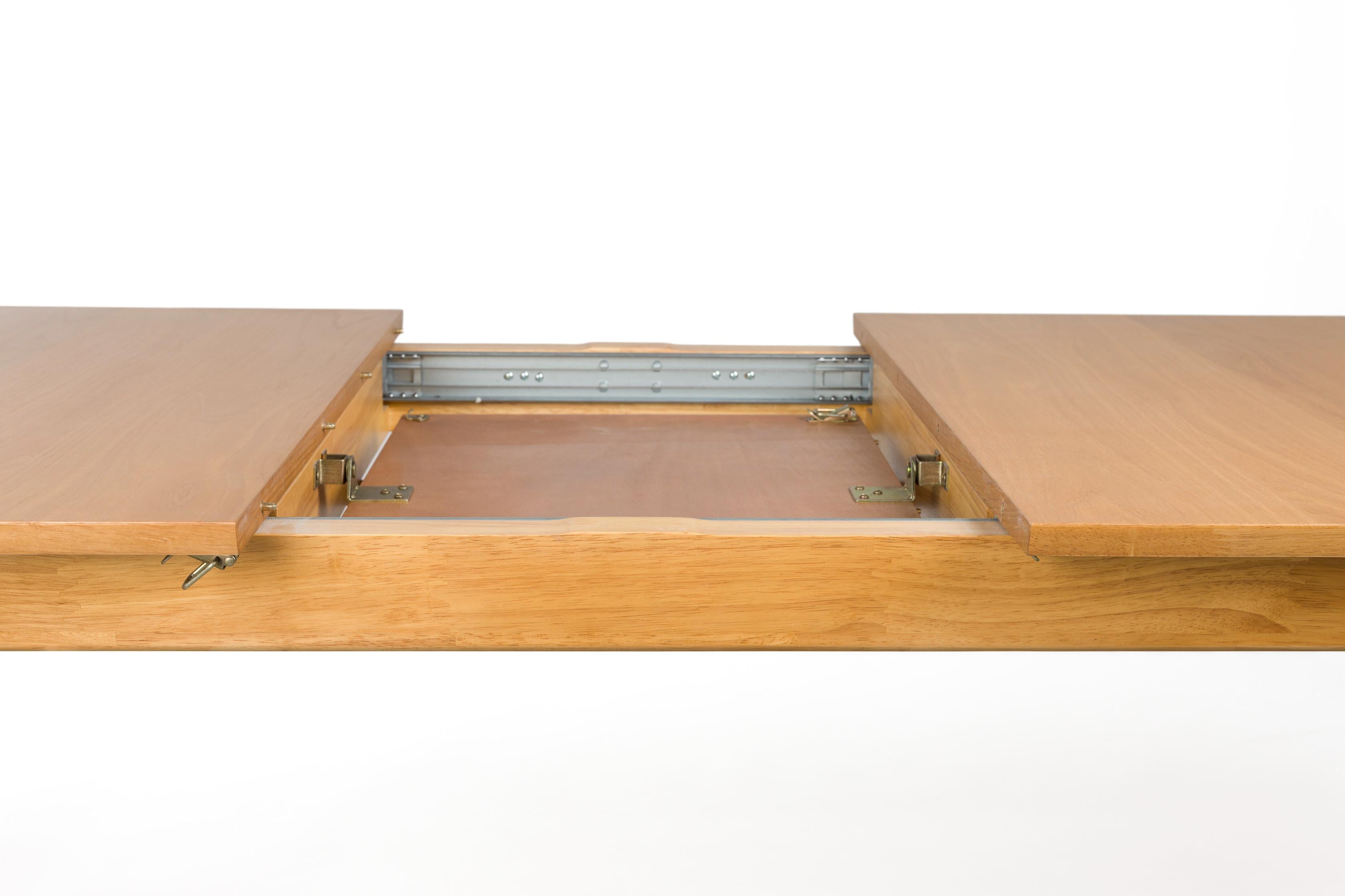 Ausziehbarer Tisch ELLEN aus Gummibaumholz