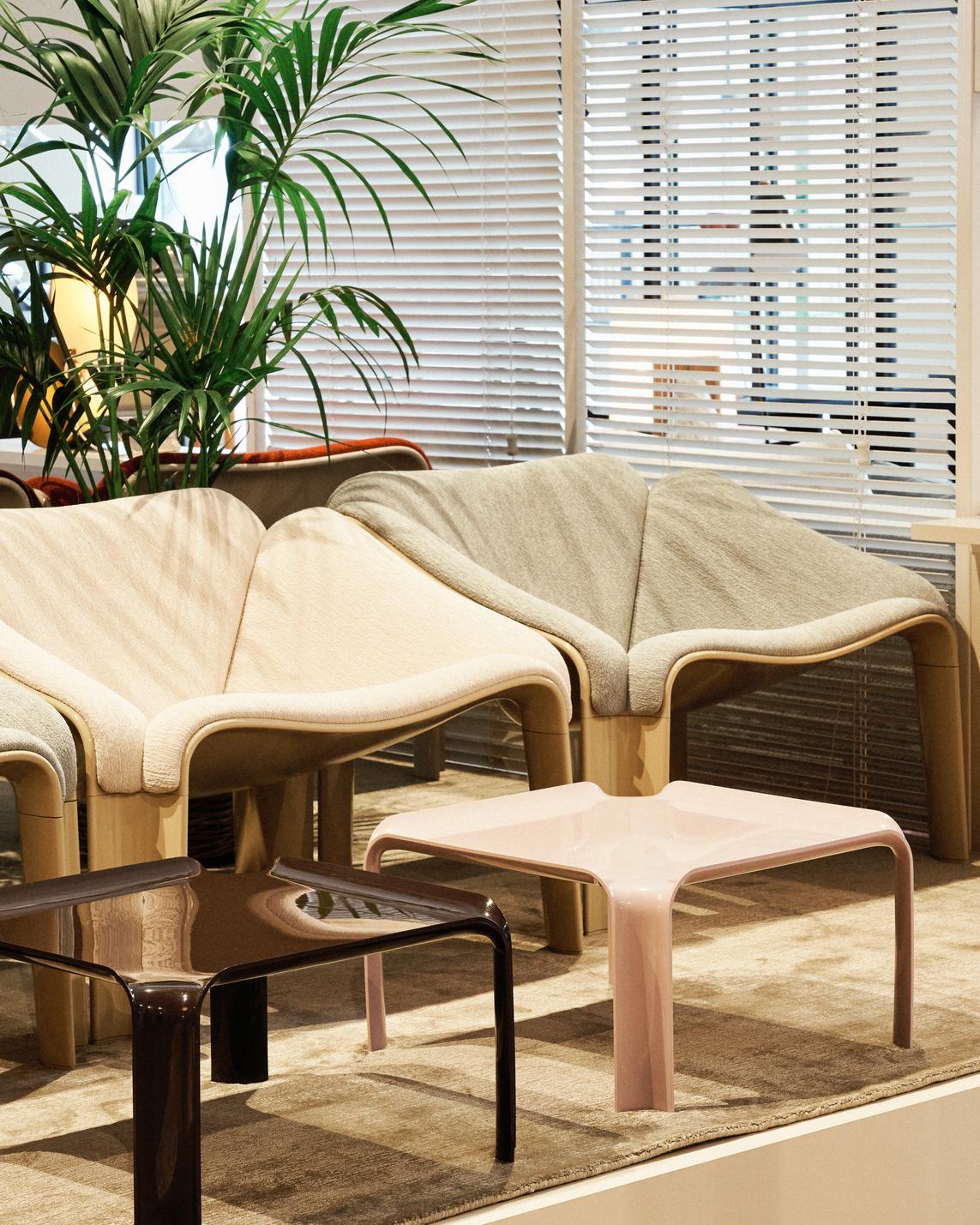 Beiger Couchtisch T877