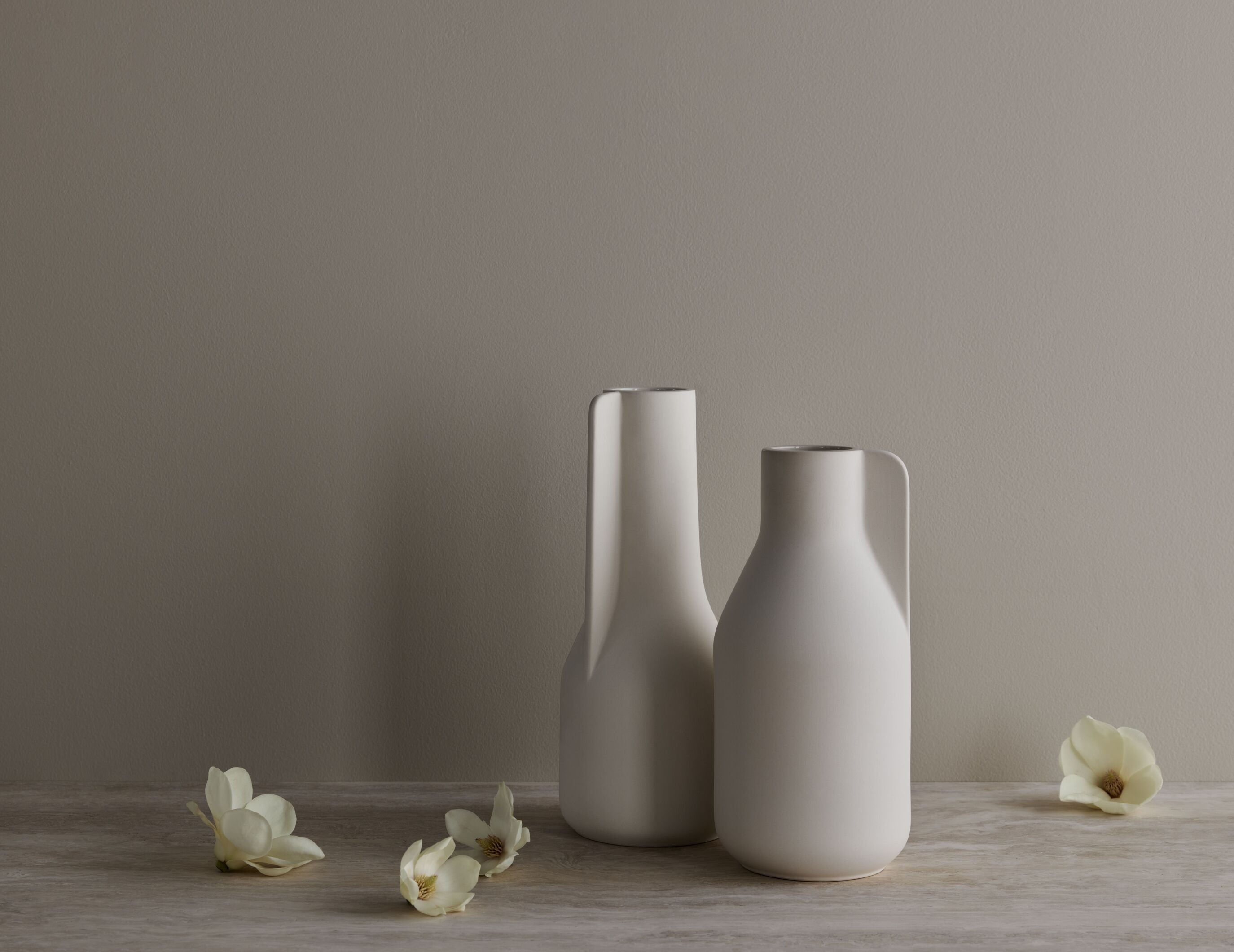 Falda cream vase