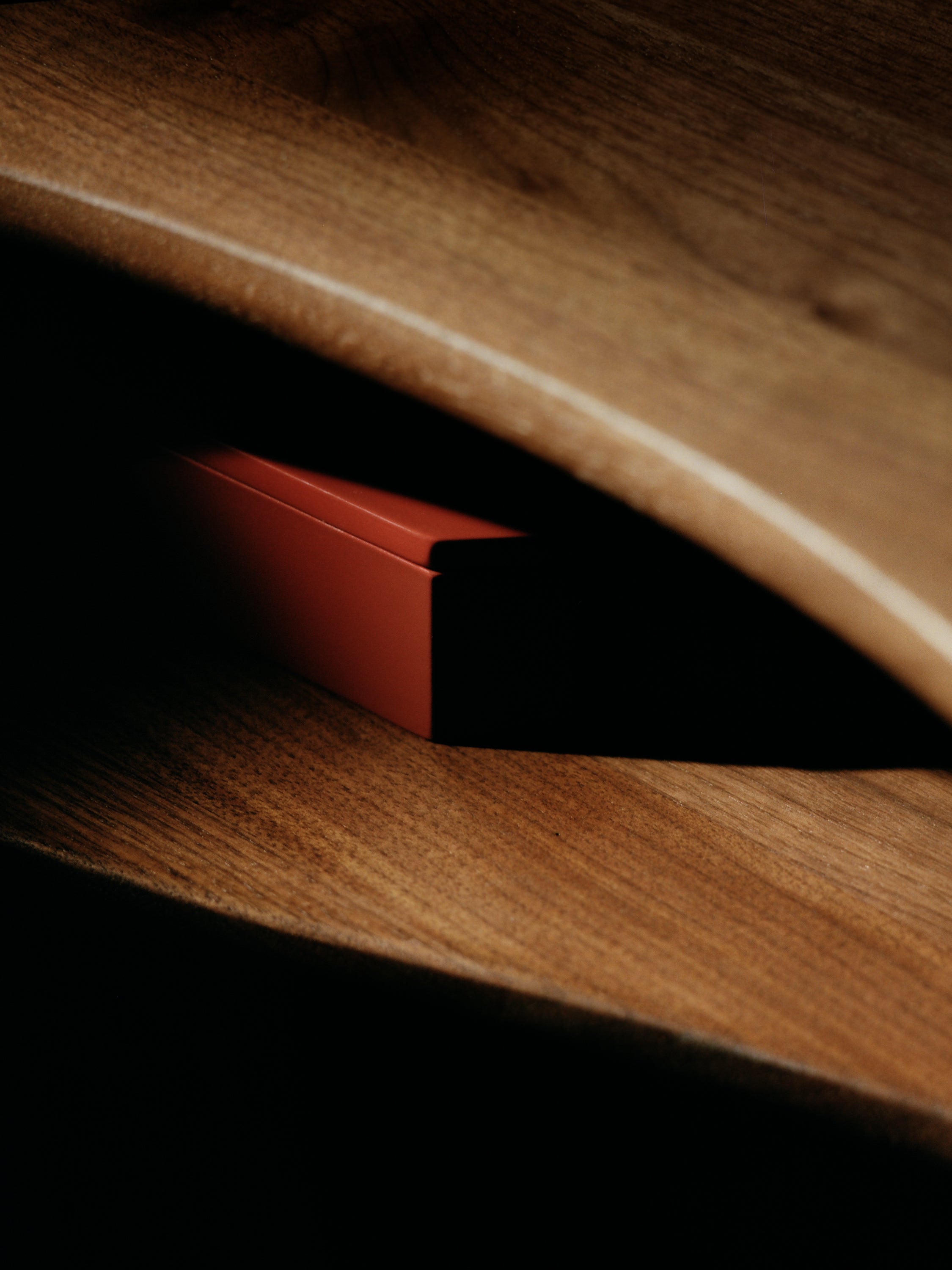 Konsole FEVE Nussbaumholz