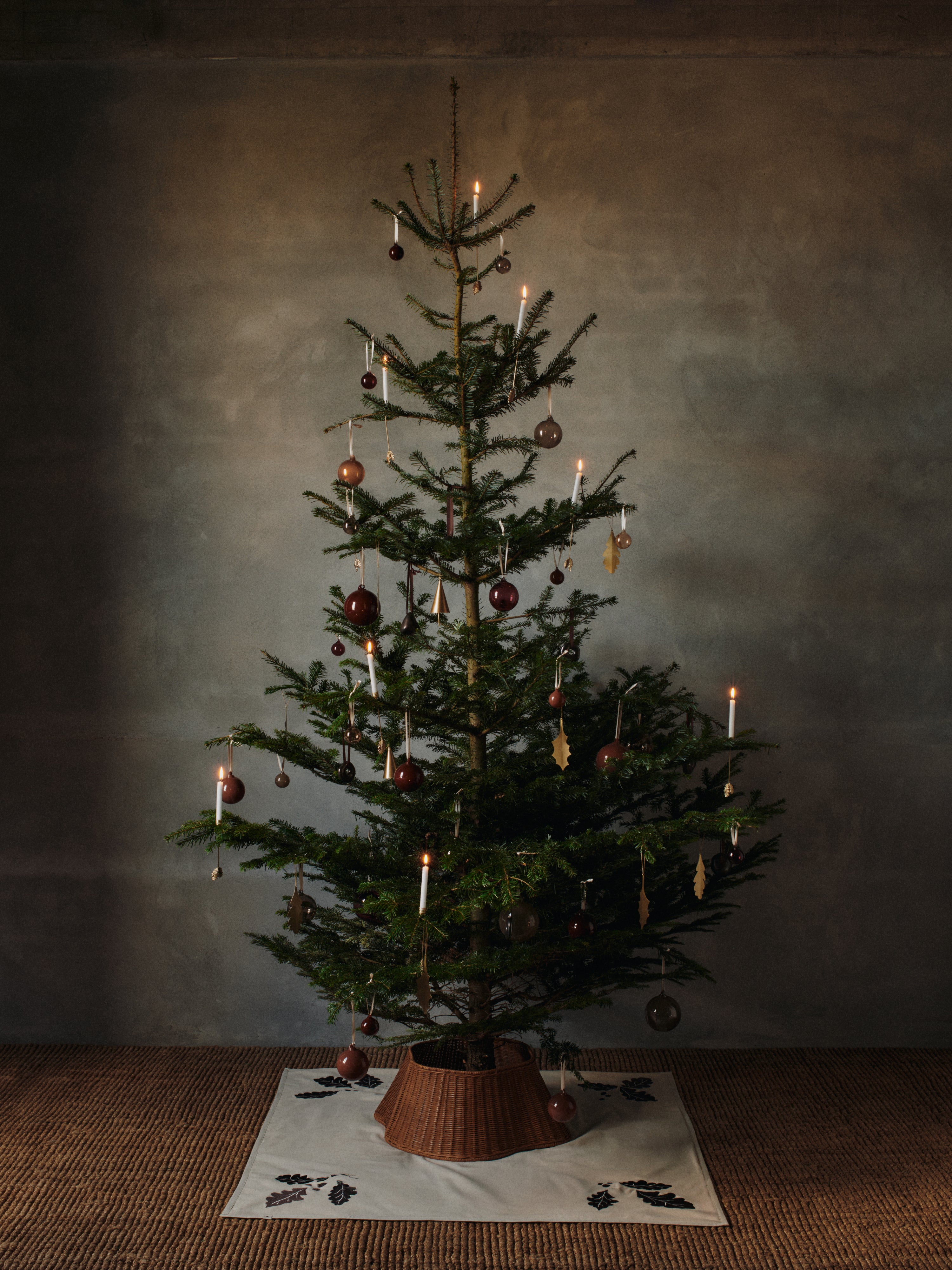 Set von Weihnachtsbaumkerzenhaltern OAK LEAF aus Messing