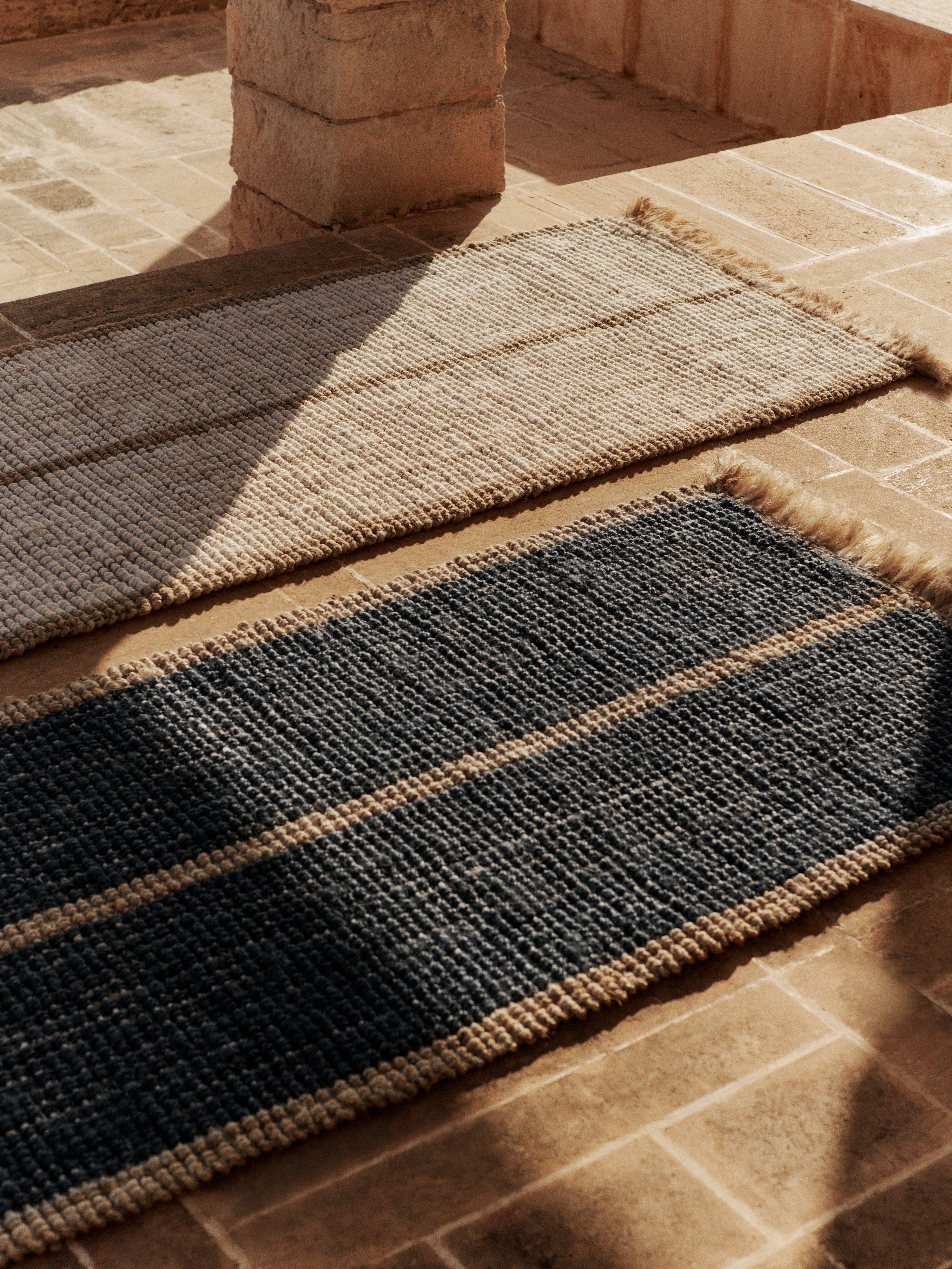 ATHENS STRIPES brown with dark blue runner