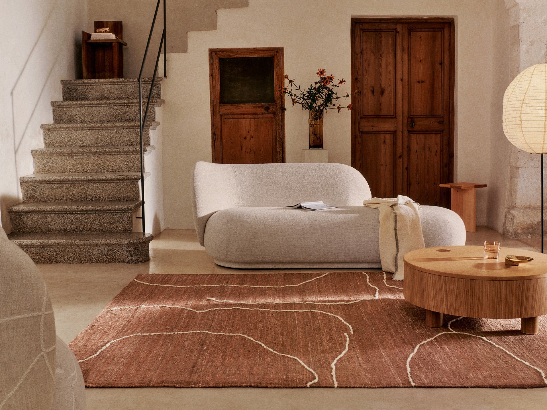 OLLES table with oak veneer finish