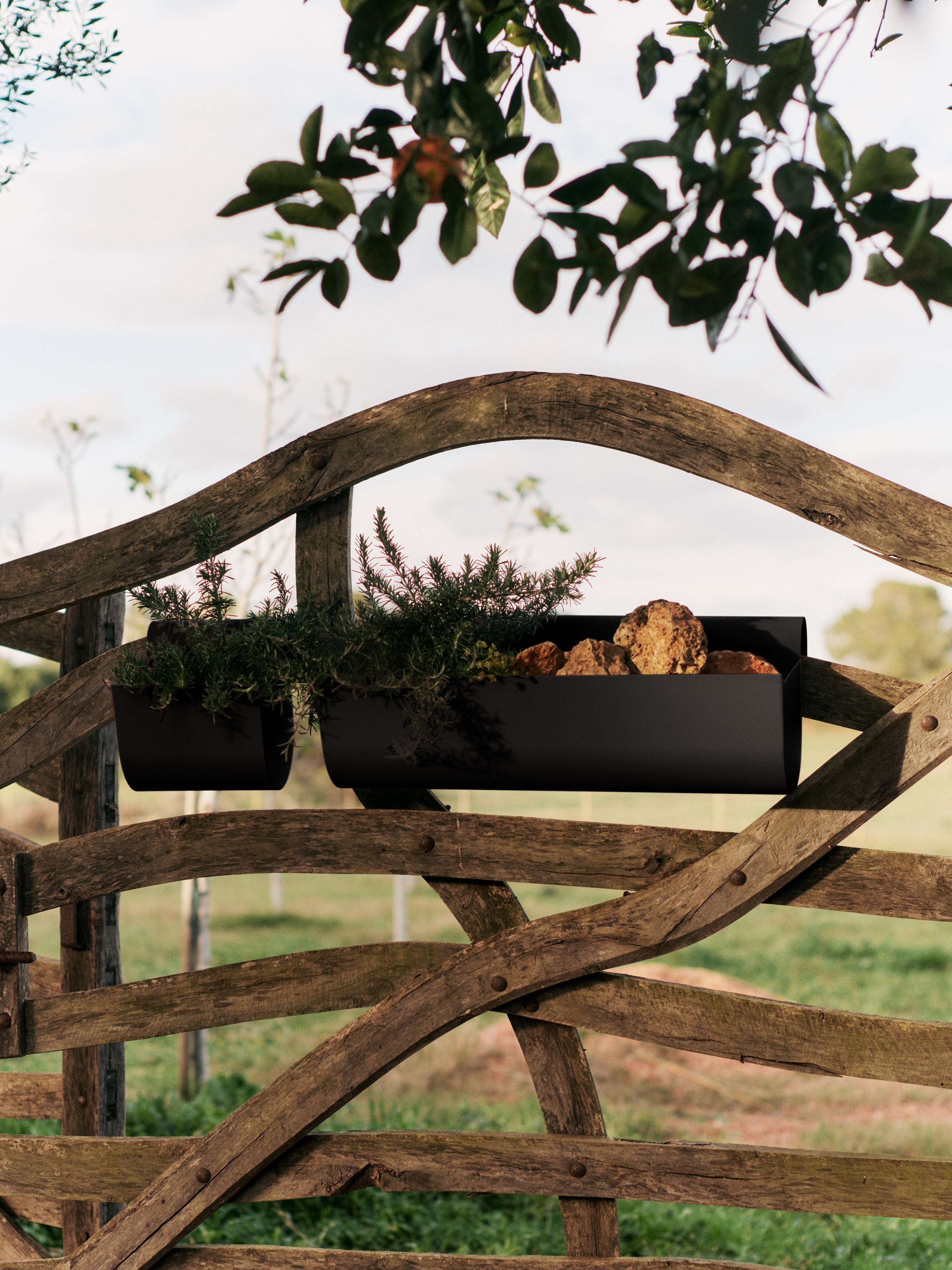 UMA balcony pot black