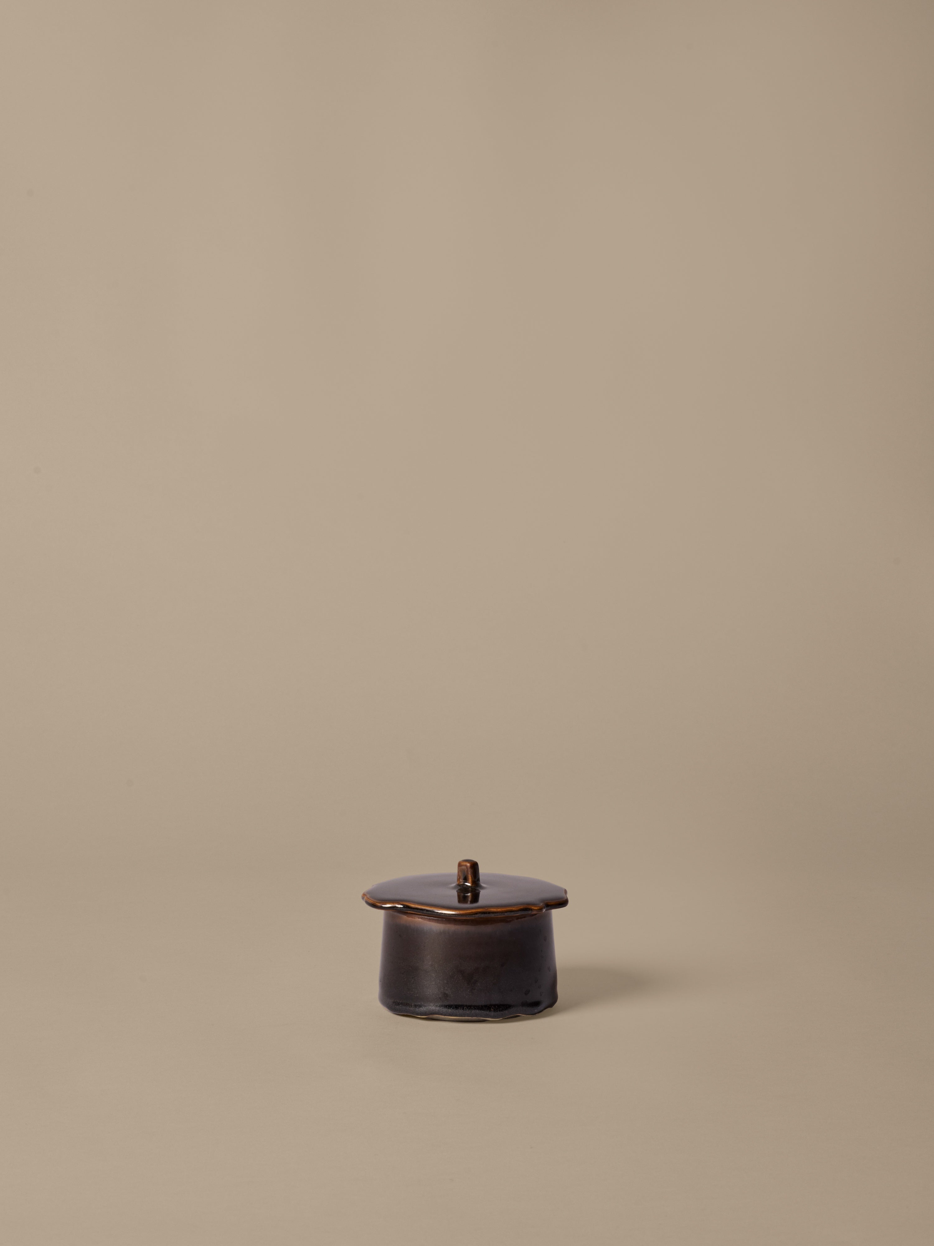 MARNEN Brown Jar with Lid