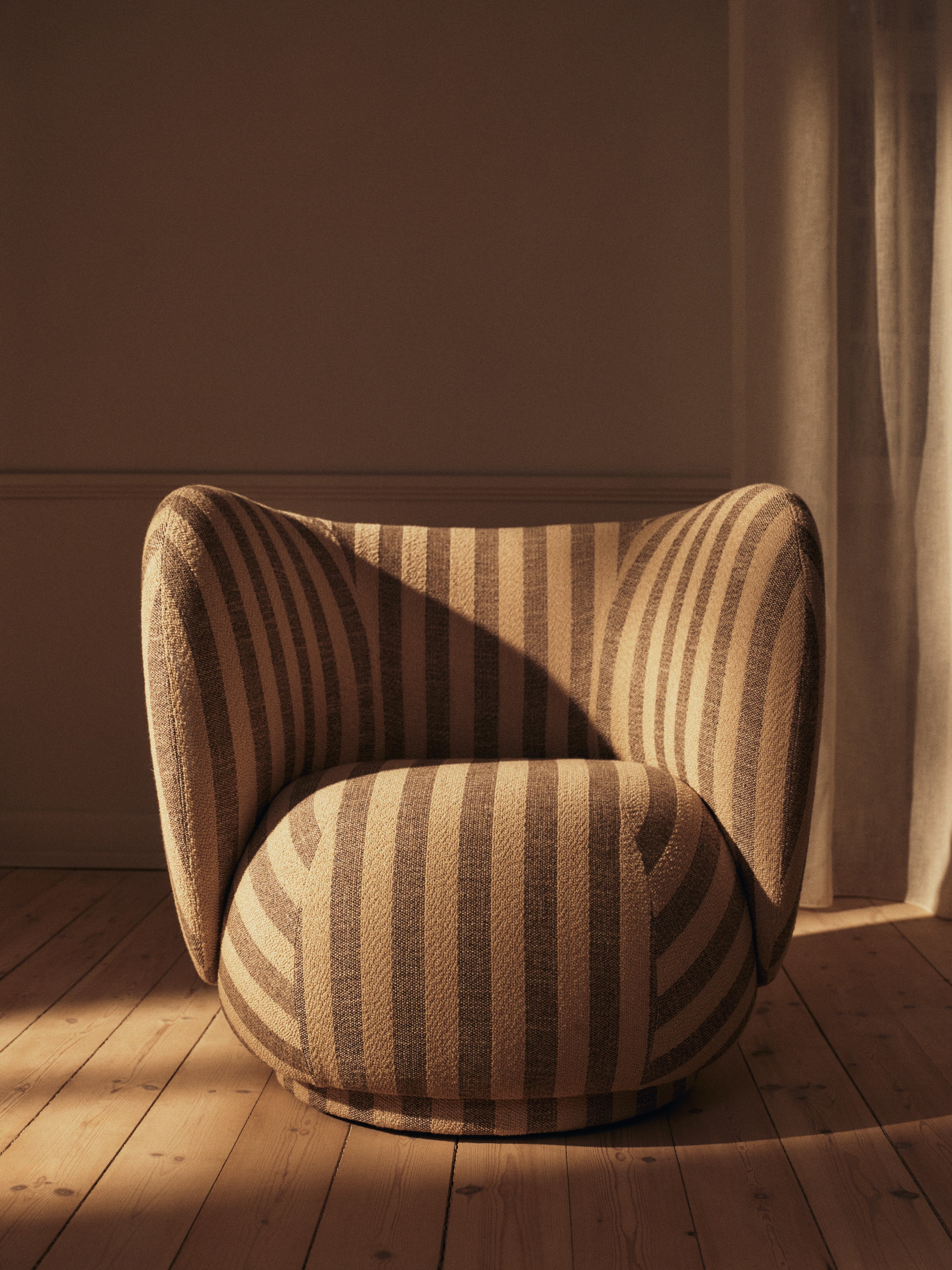 RICO LOUNGE Armchair Louisiana Sand with Broken White