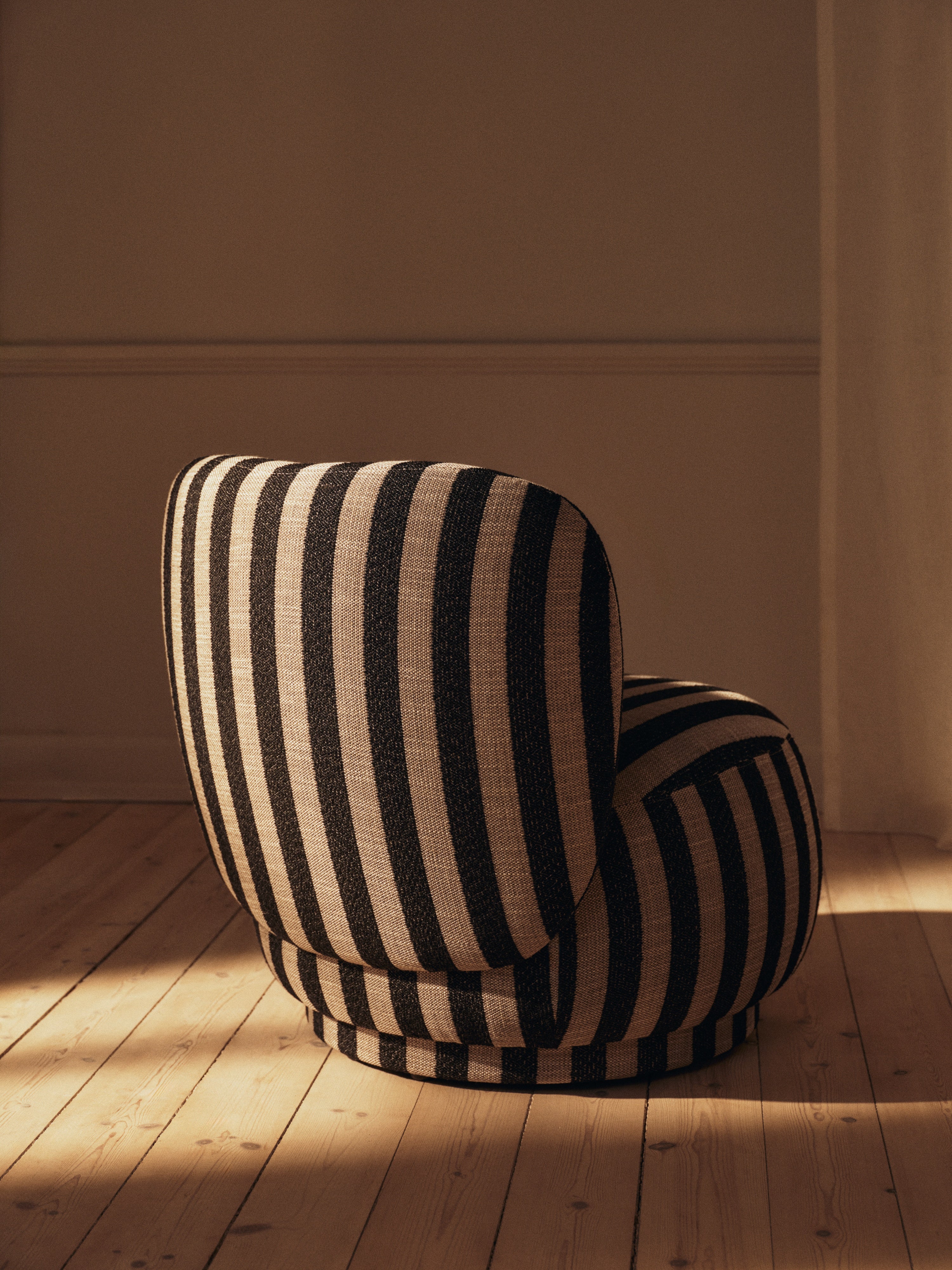 Sessel RICO PICCOLO Louisiana schwarz mit sandfarbenem Bezug