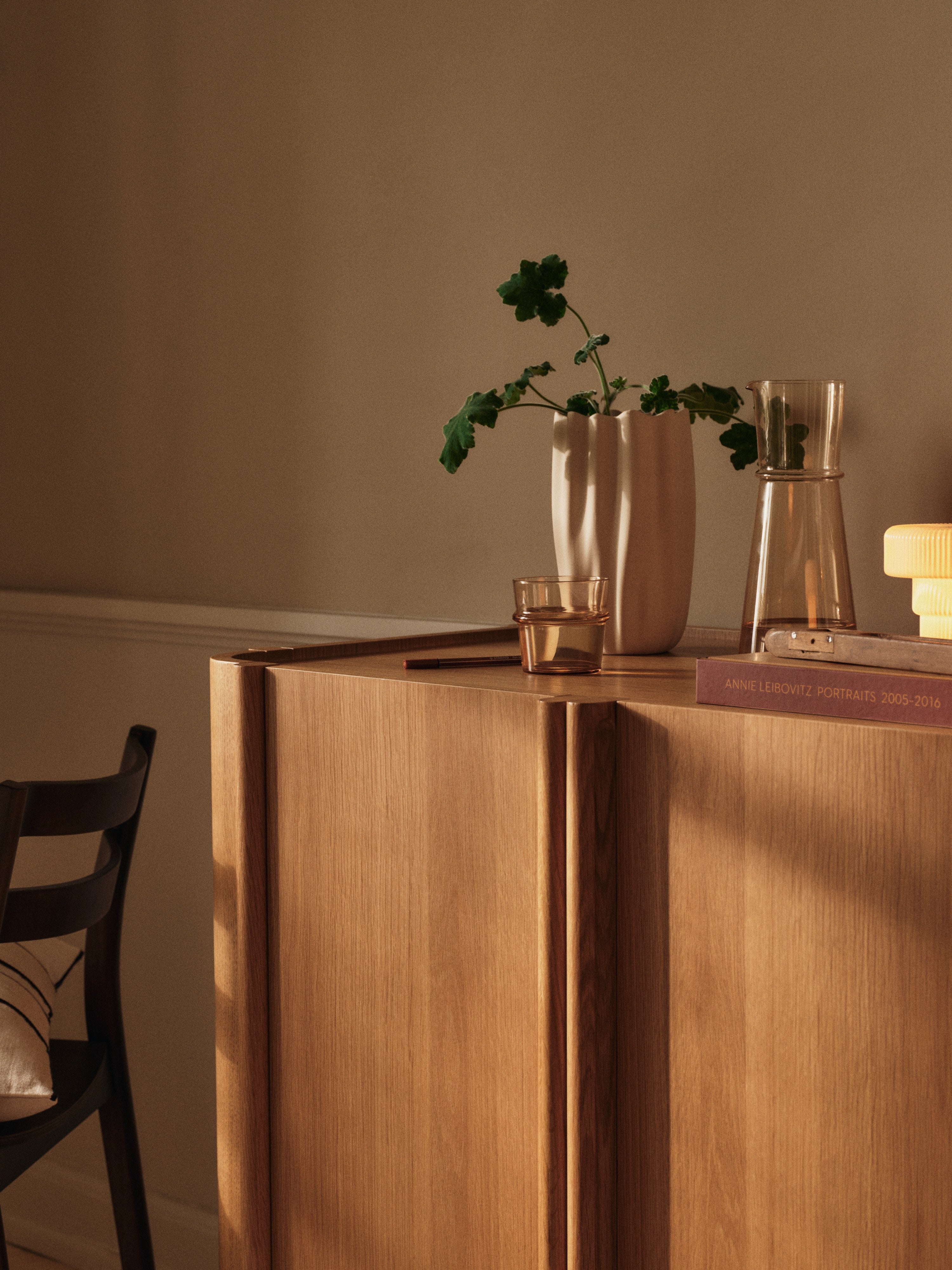 Vase NIUM gebrochenes Weiß