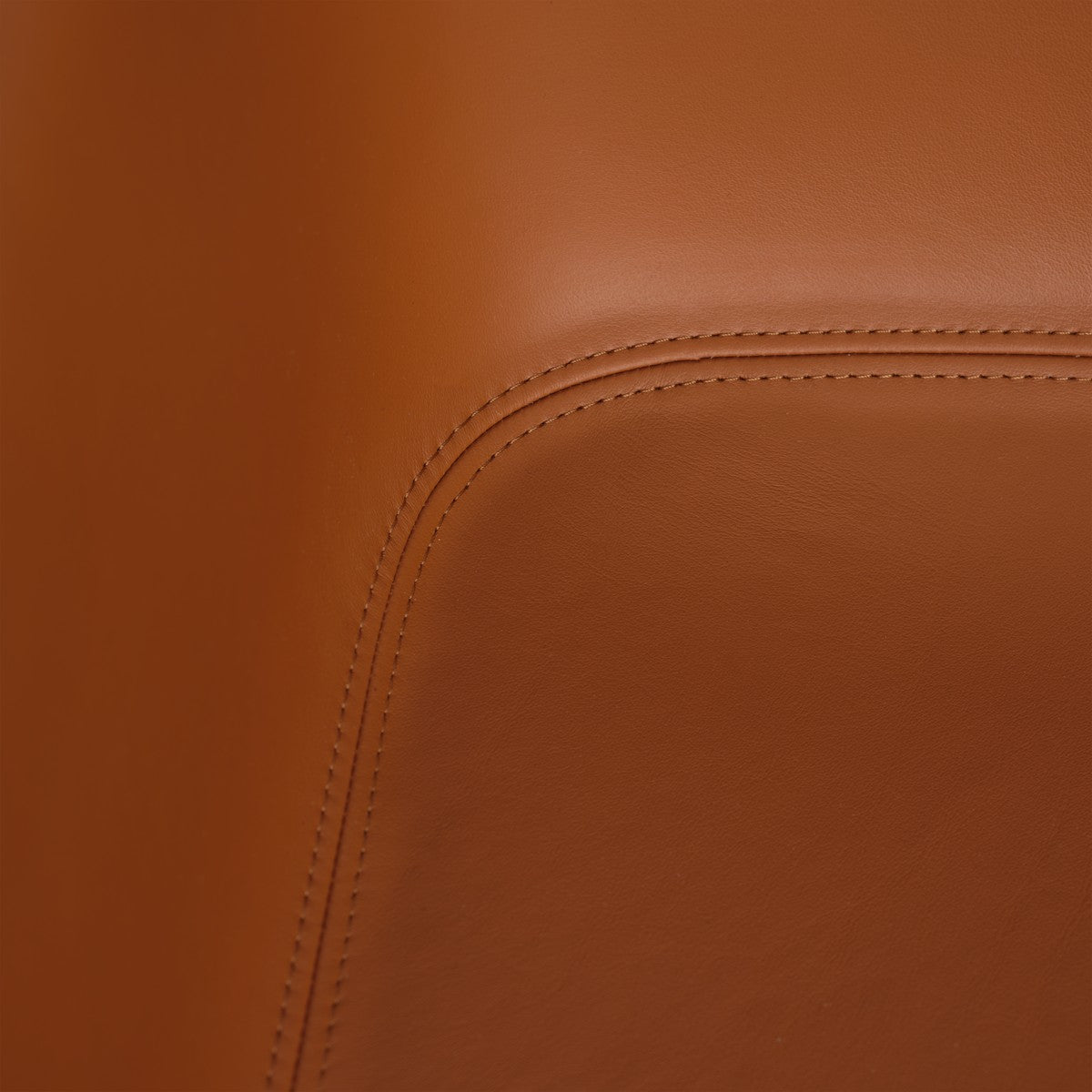 FIBER Armchair with Wooden Base - Customizable
