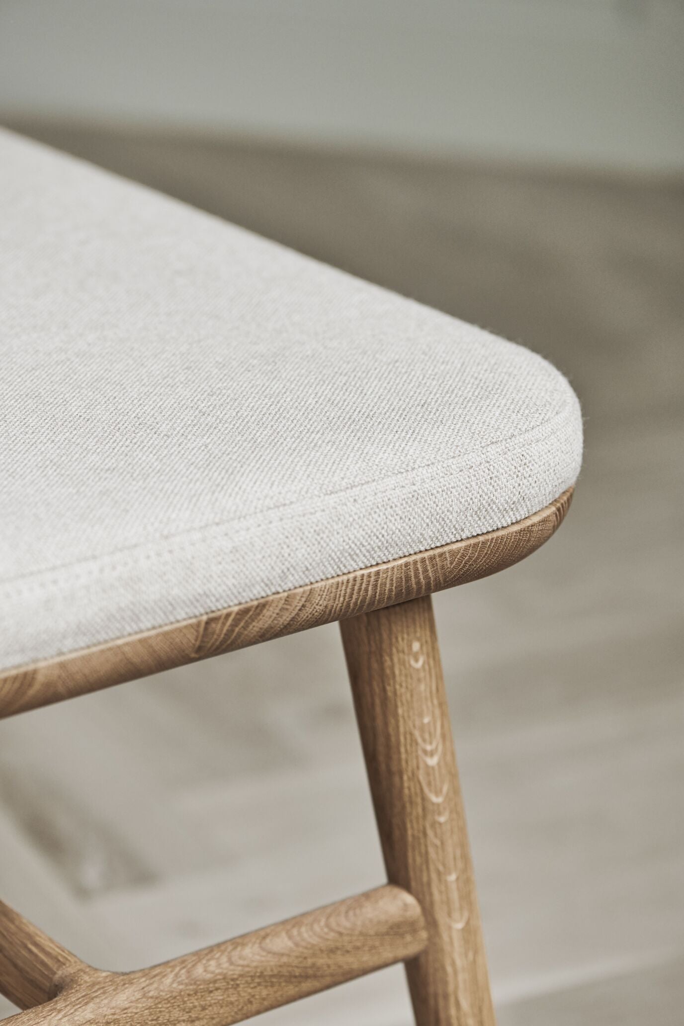 Upholstered FLOR Bench base made of bleached oak wood