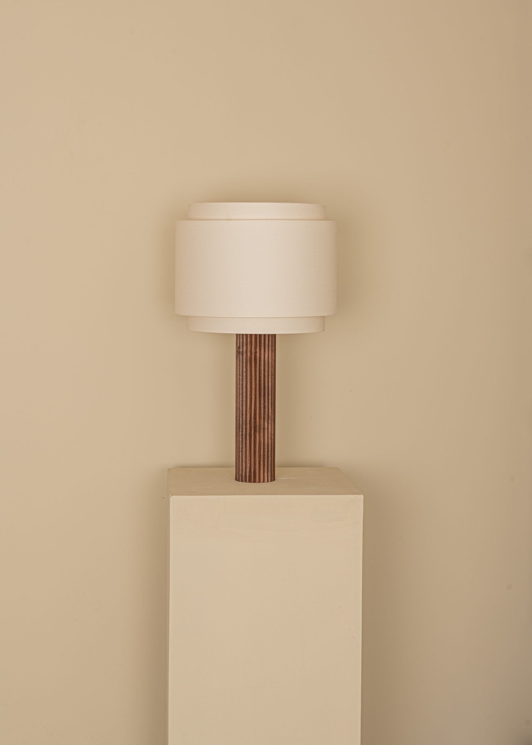 Tischlampe FLUTA DOUBLE Nussbaum