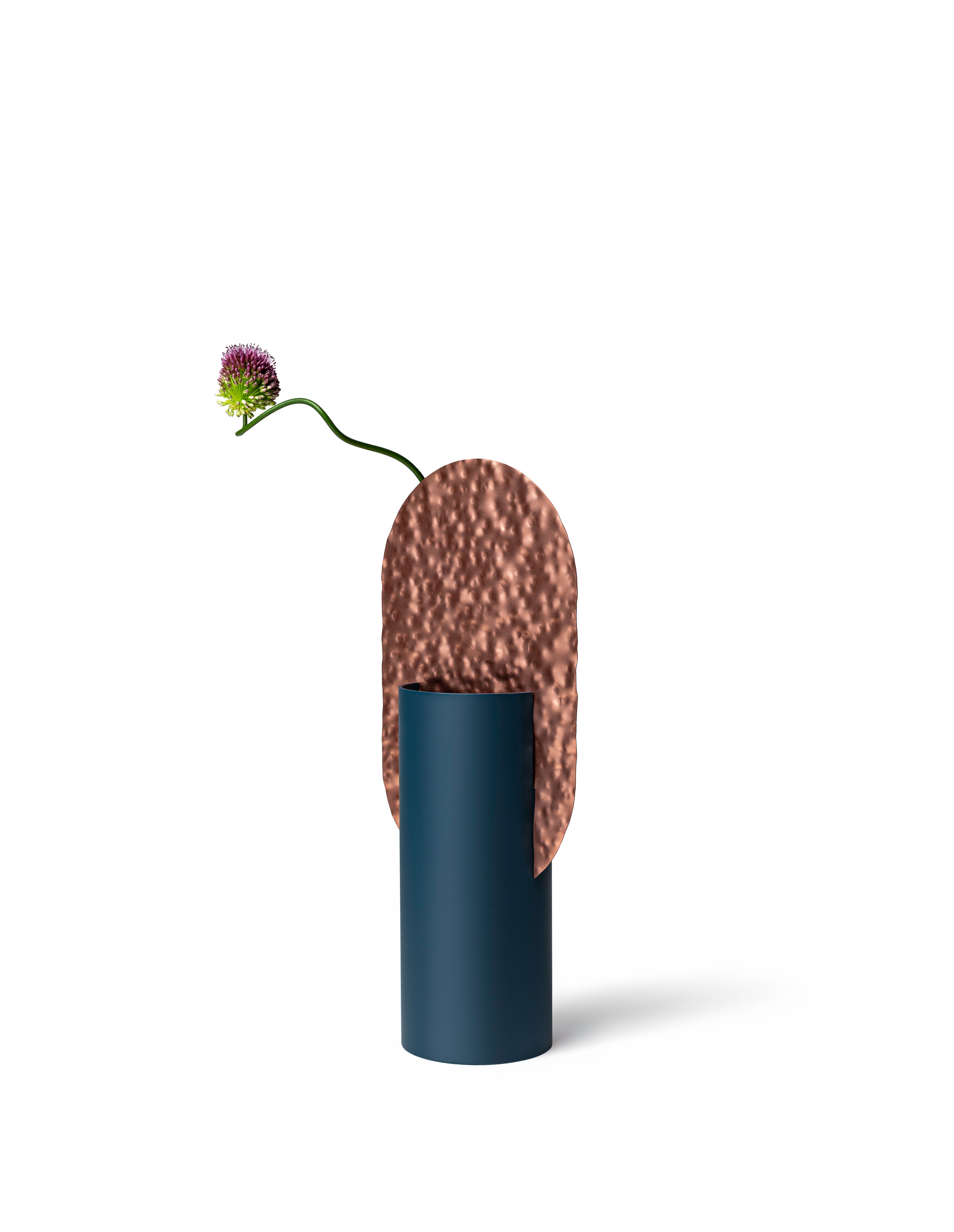 Vase GENKE - NUMMERIERTE EDITION kobaltblau mit Kupfer