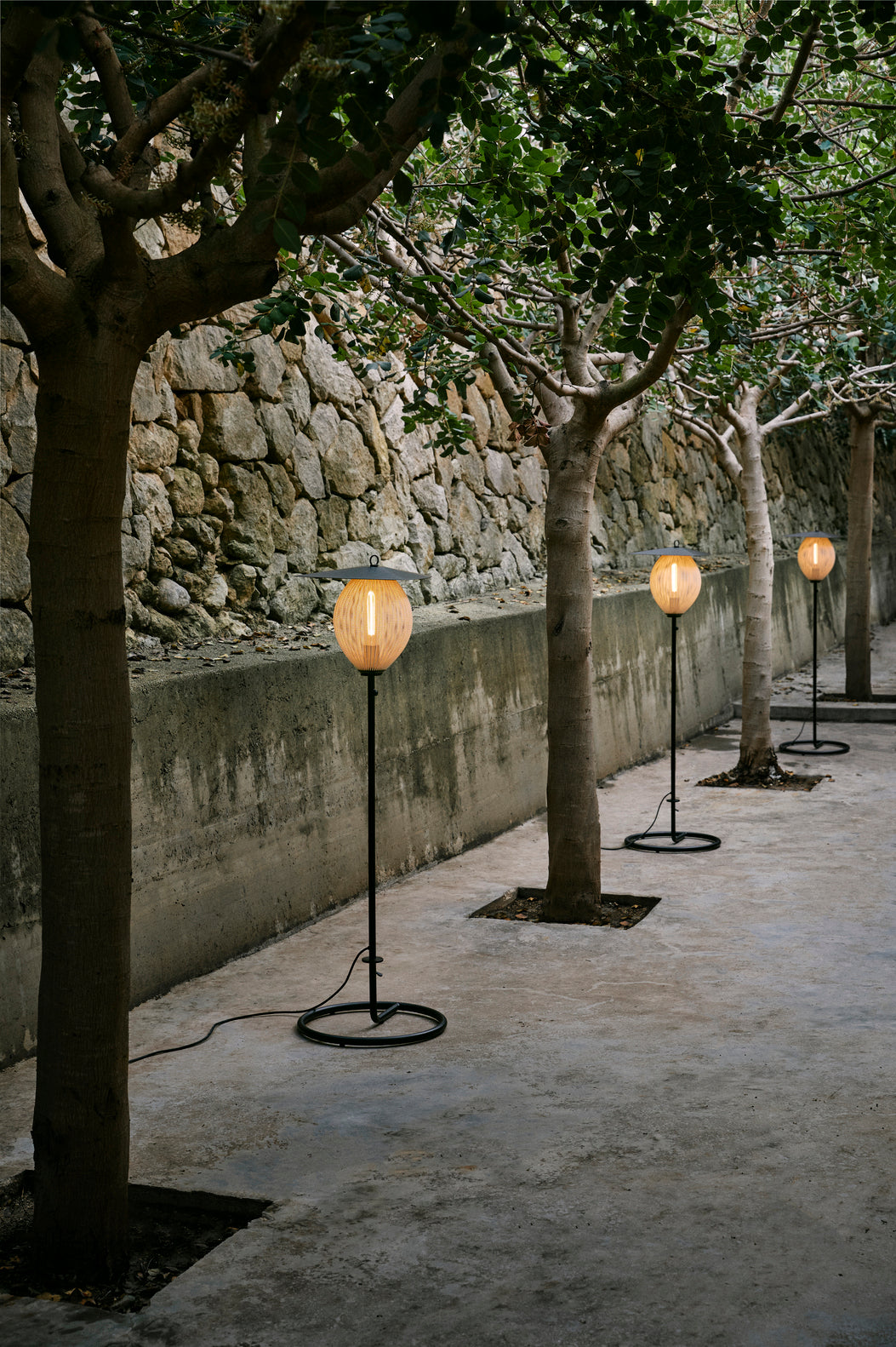 Outdoor floor lamp SATELLITE white