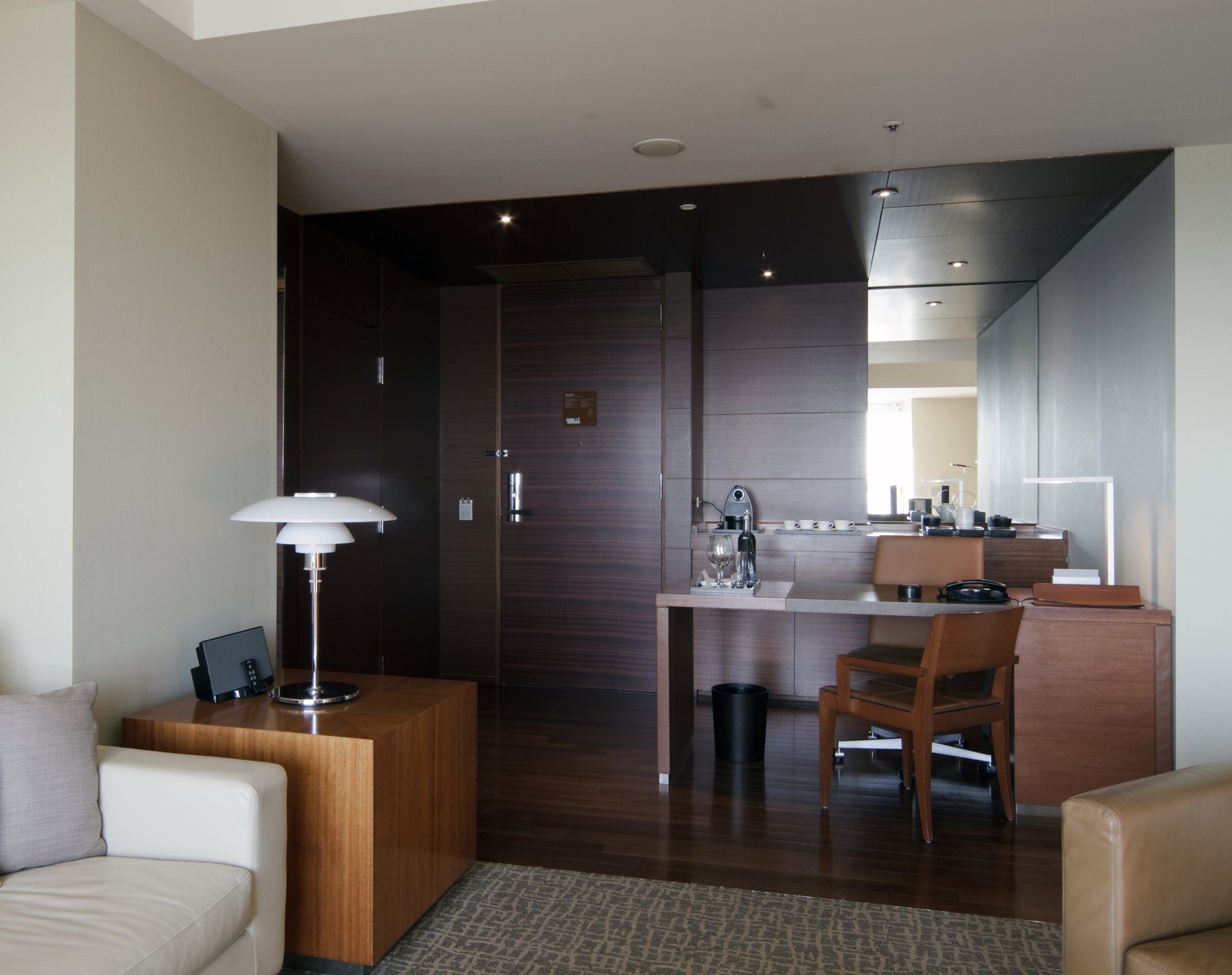 Tischlampe PH 4½-3½ weiß mit verchromtem Fuß