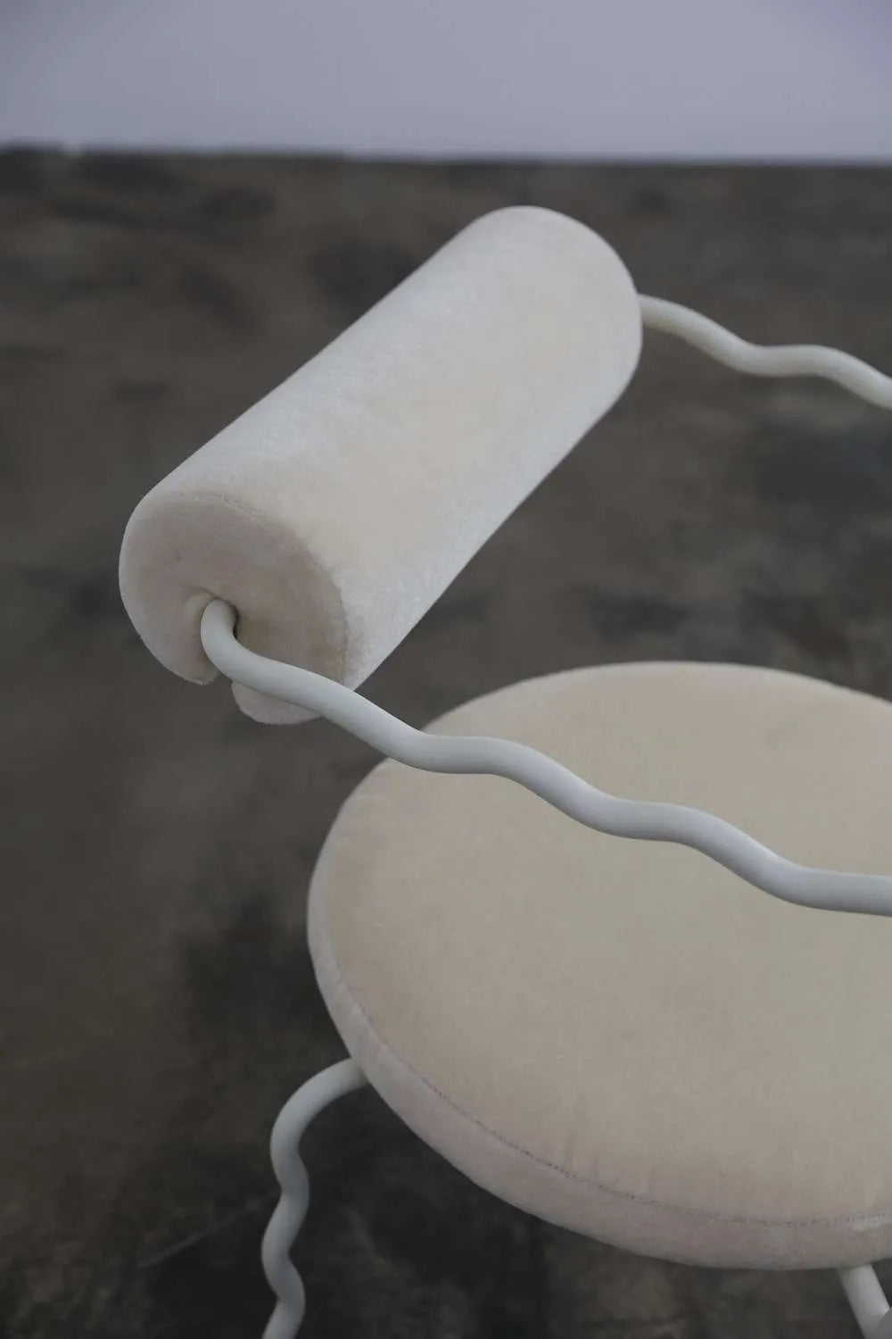 SAGE VAGUE Armlehnstuhl gepolstert mit Metallbasis