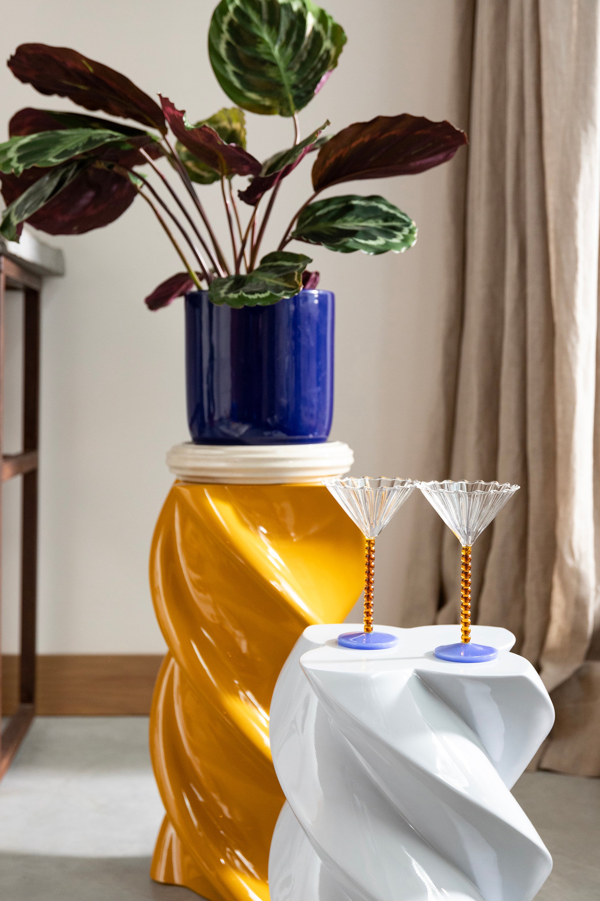 Set aus gläsernen Kelchen PERLE bernsteinfarben mit Blau