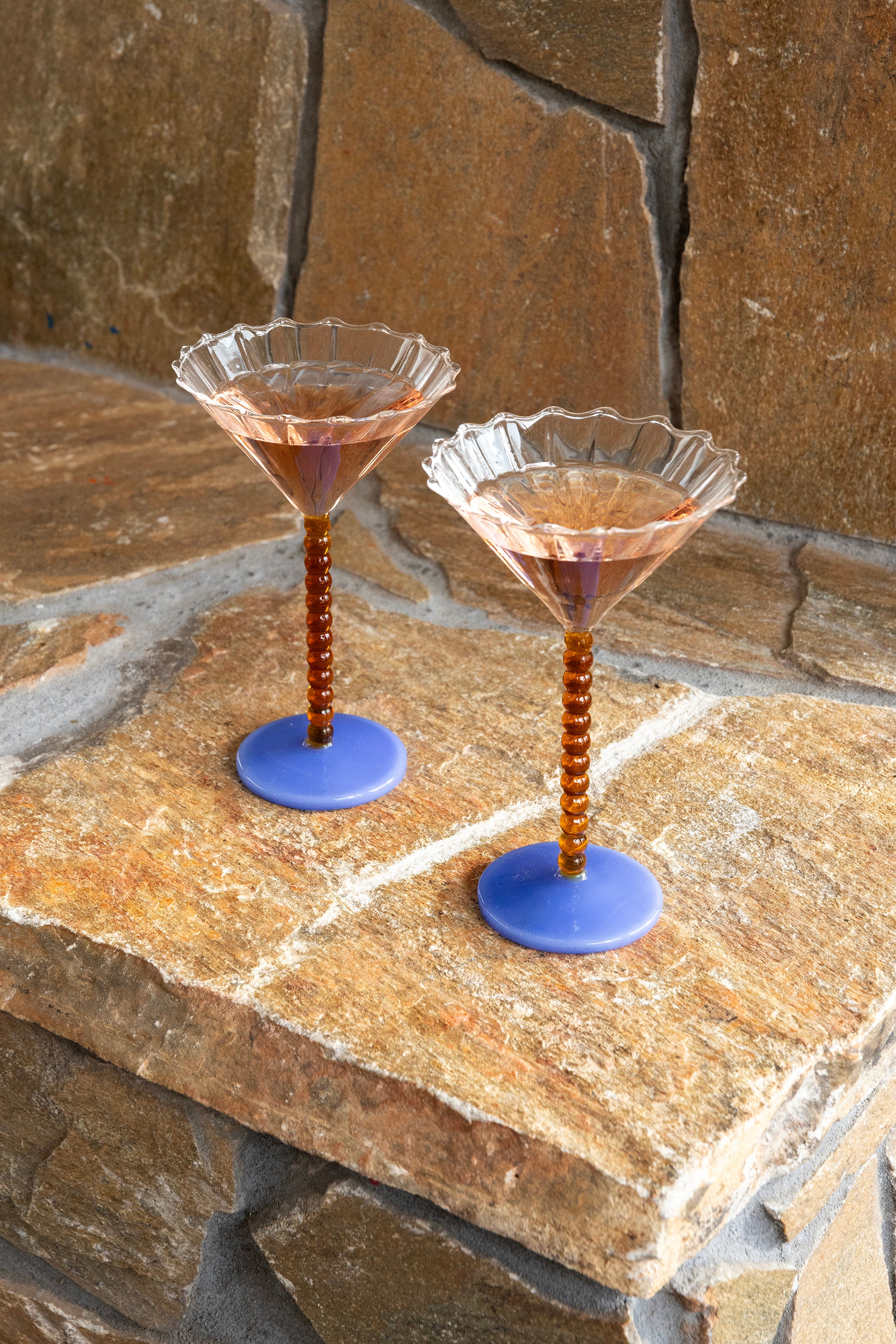 Set aus gläsernen Kelchen PERLE bernsteinfarben mit Blau