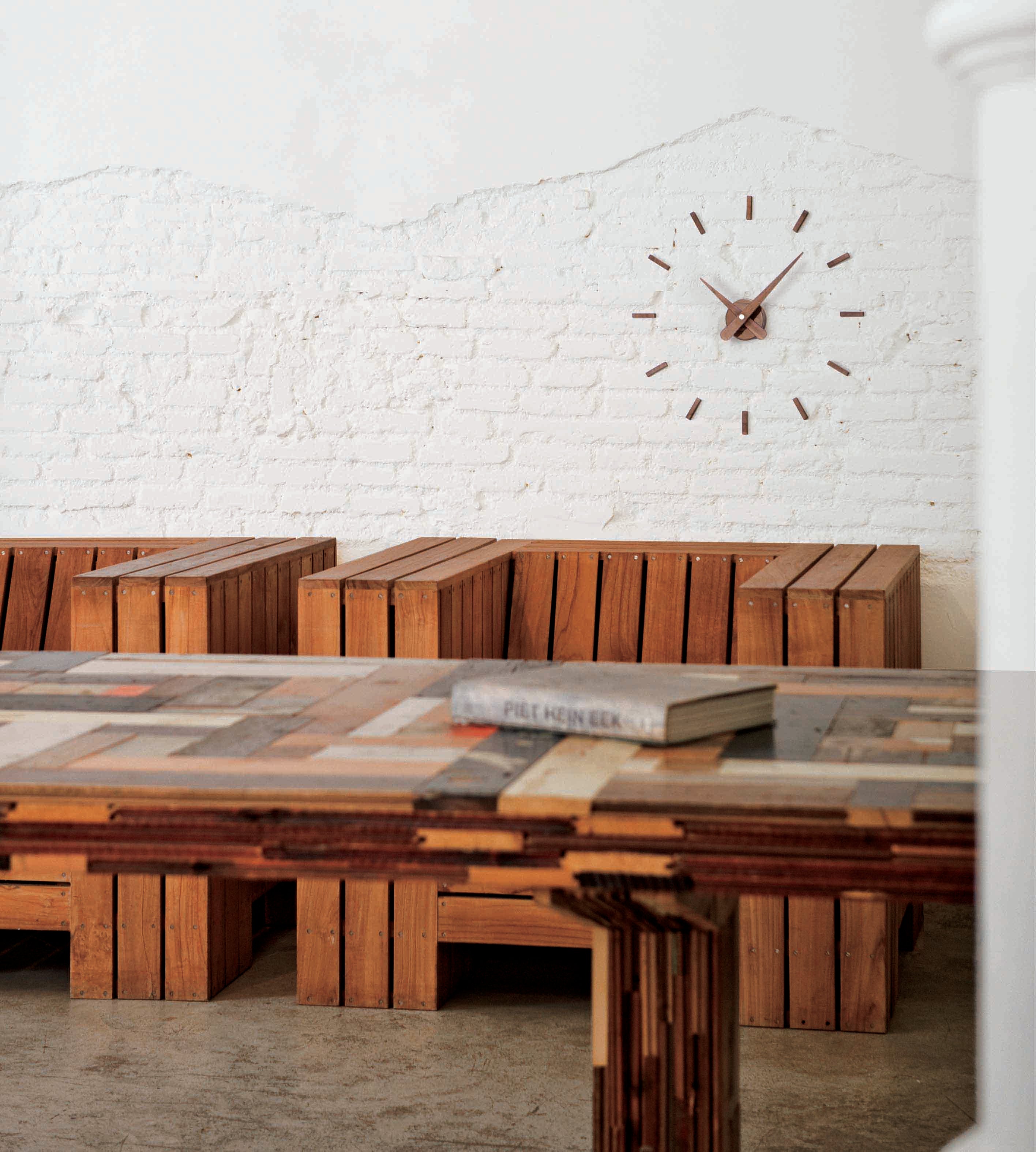 Wanduhr SUNSET Nussbaumholz