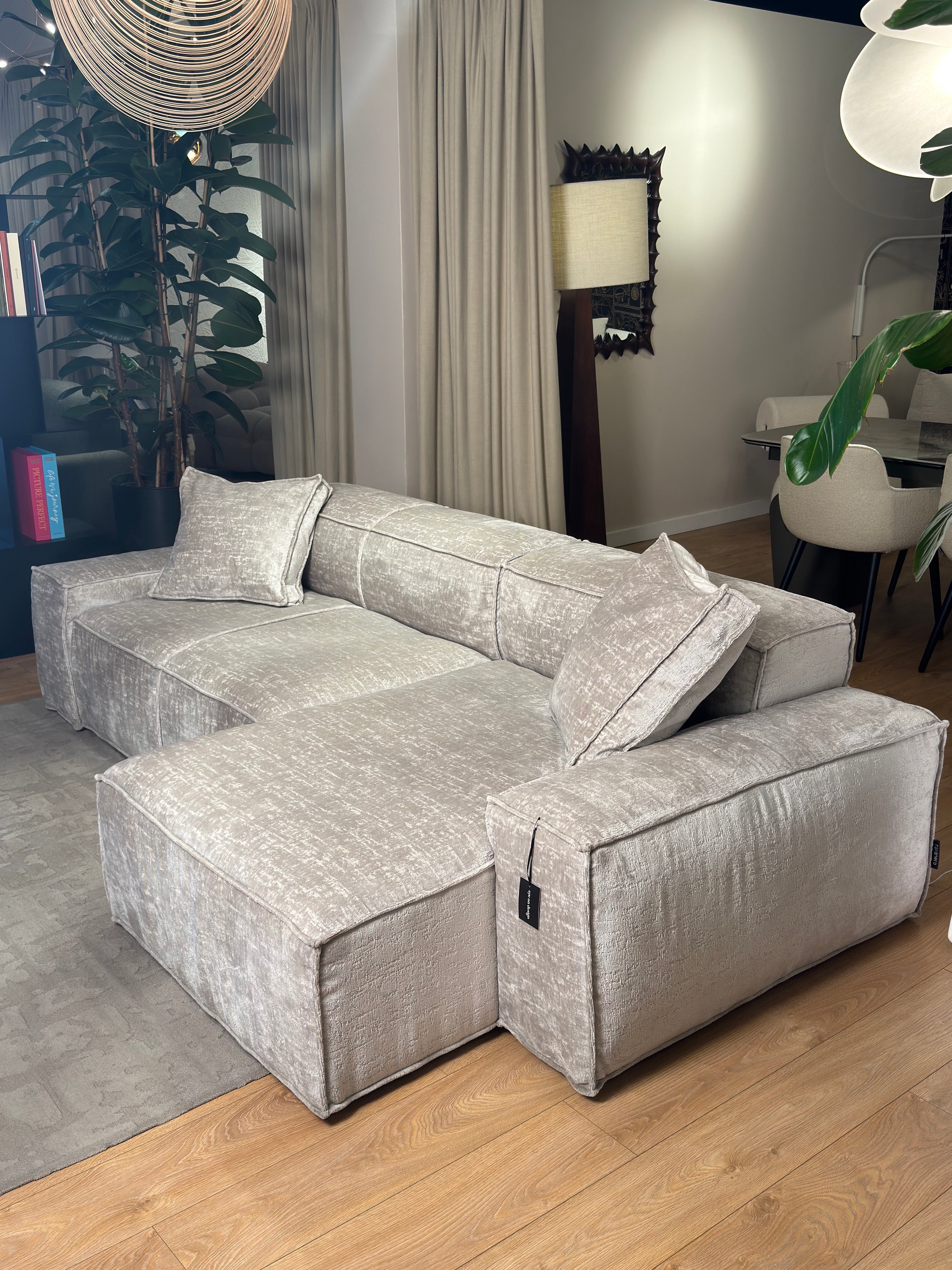 Ecksofa mit 2 Kissen in Grau aus Smeraldo-Stoff - Ausstellungsstück