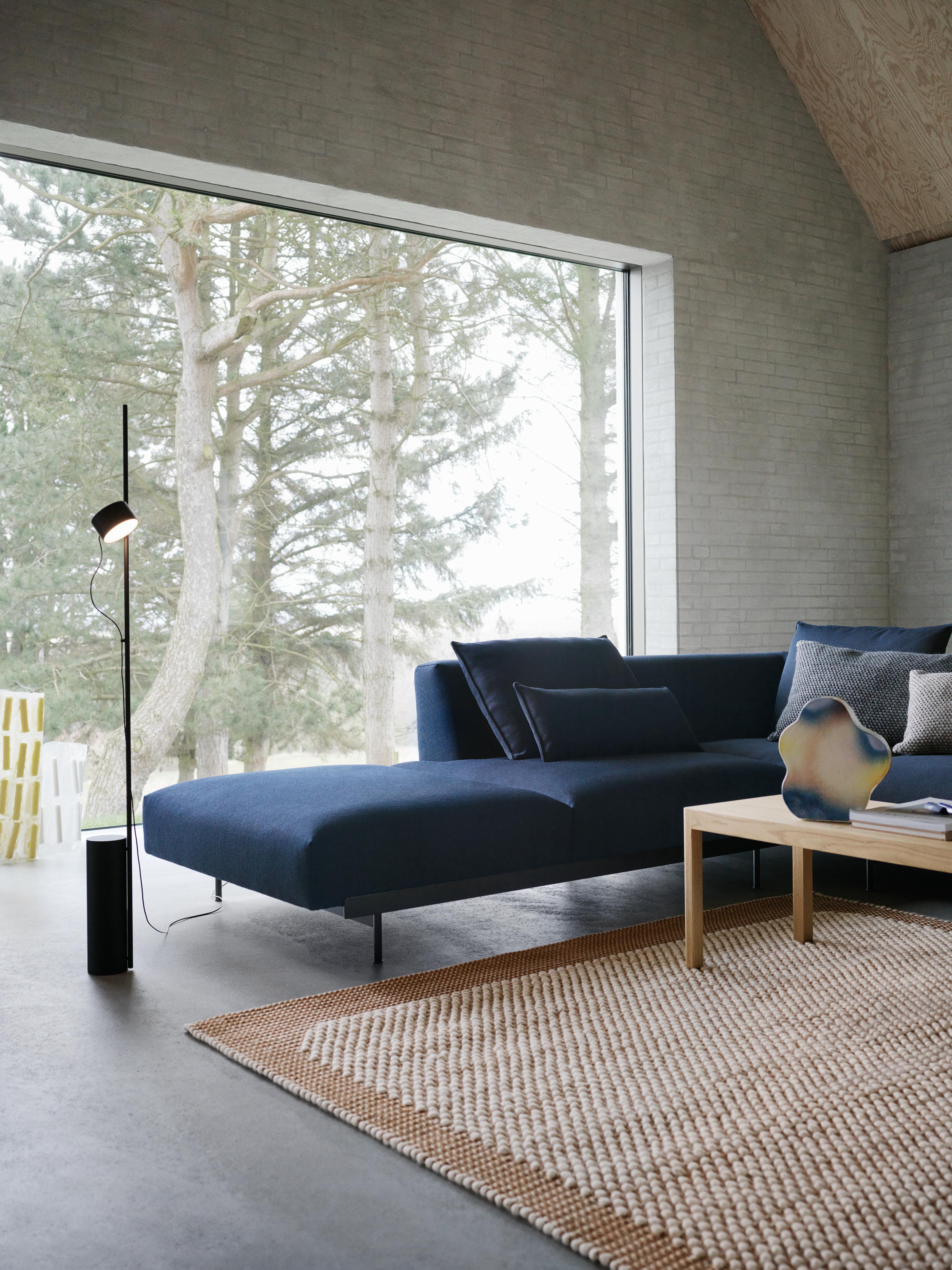 POST Floor Lamp Black