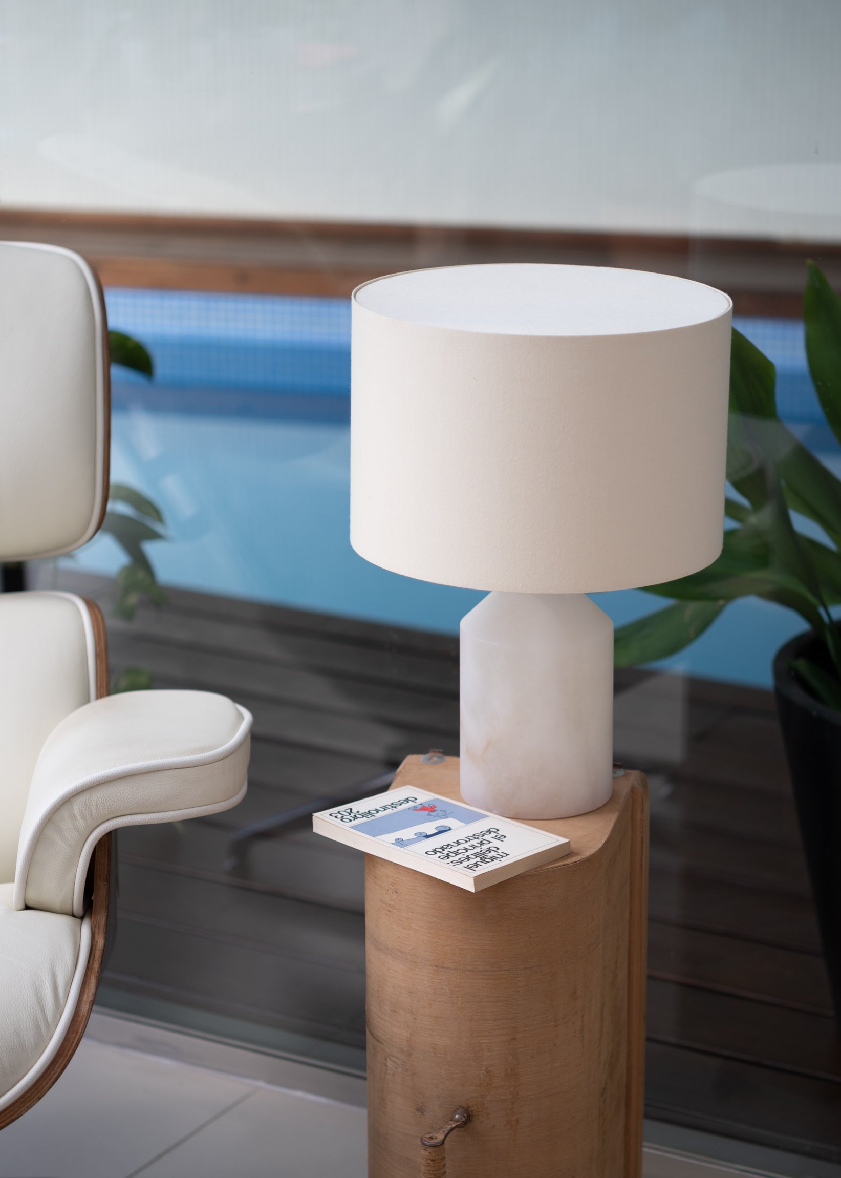JOSEF Table Lamp White Alabaster