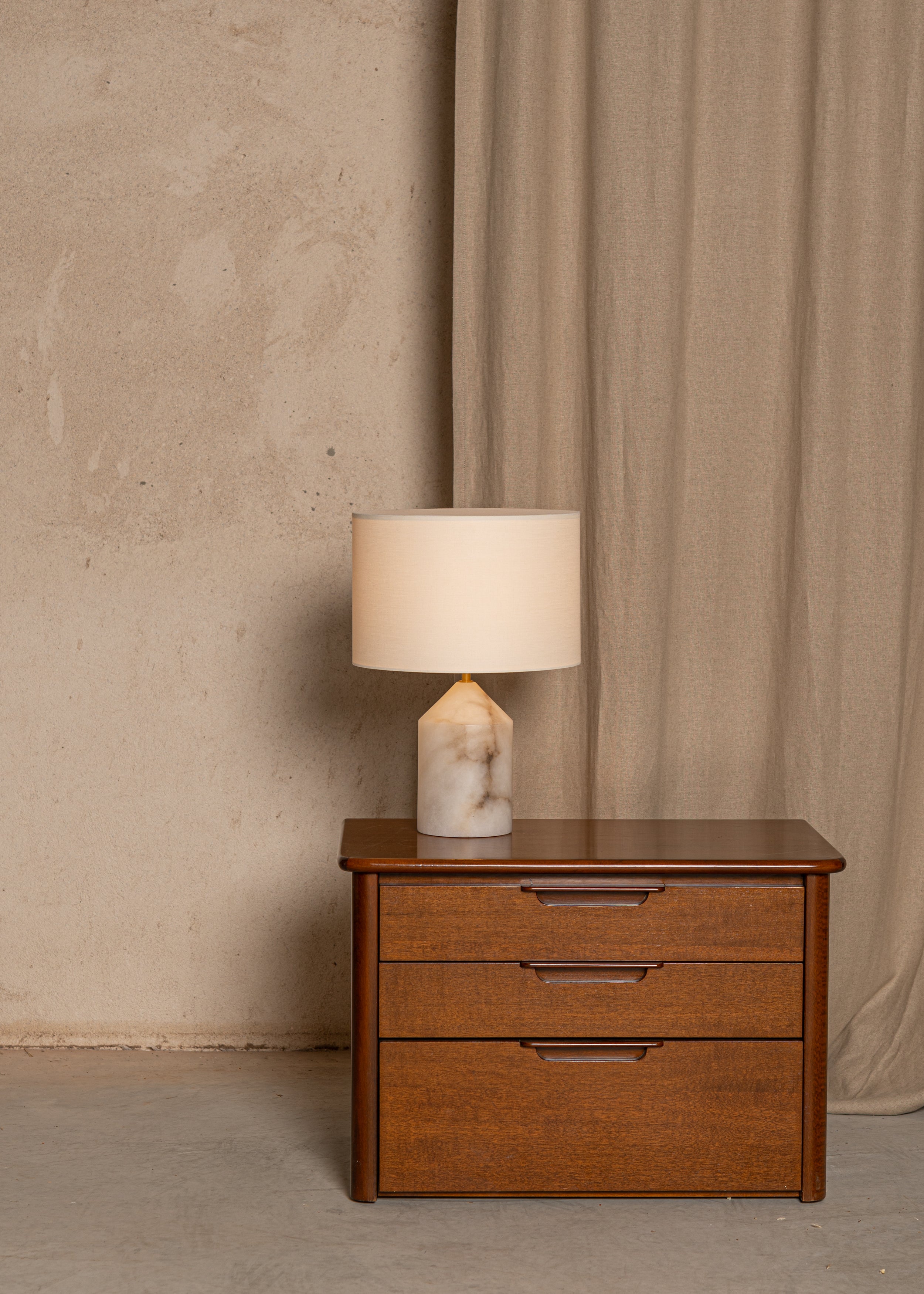 JOSEF Table Lamp White Alabaster