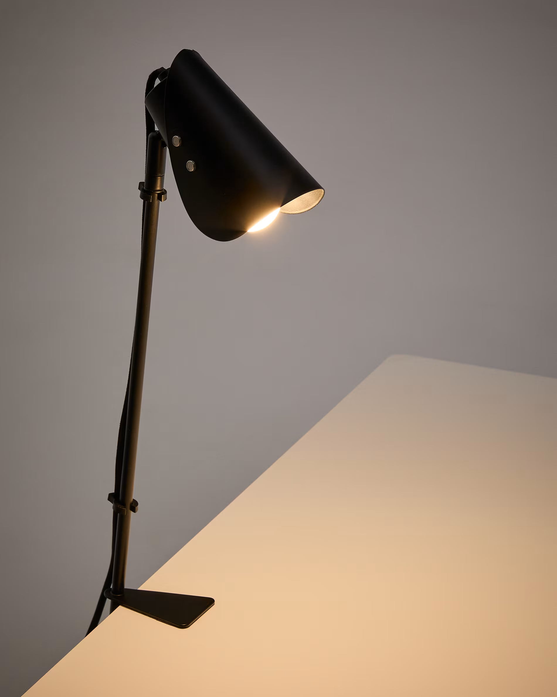 Schreibtischlampe mit Klemme JULA schwarz