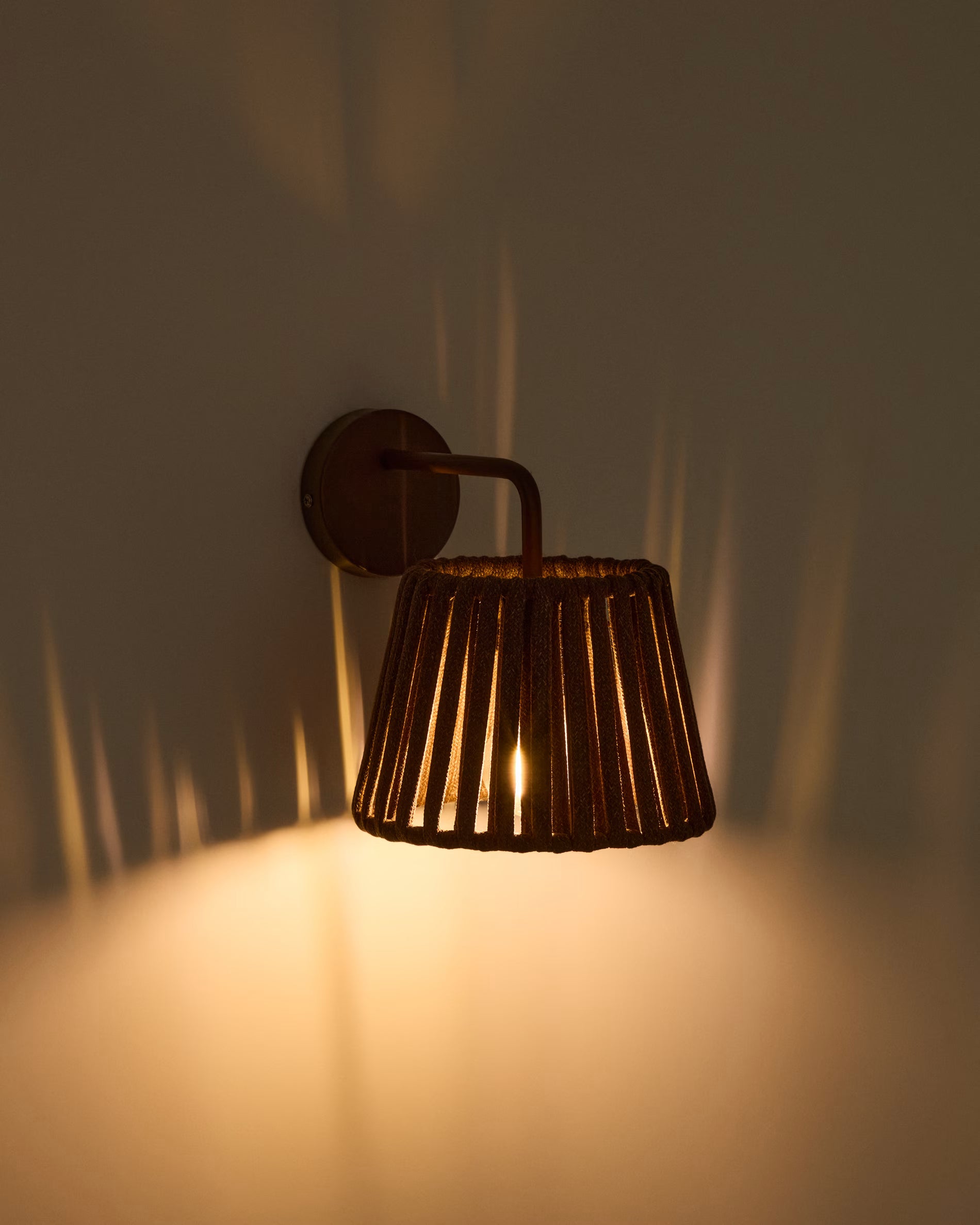 Wand-Solar-Gartenlampe ALDET braun