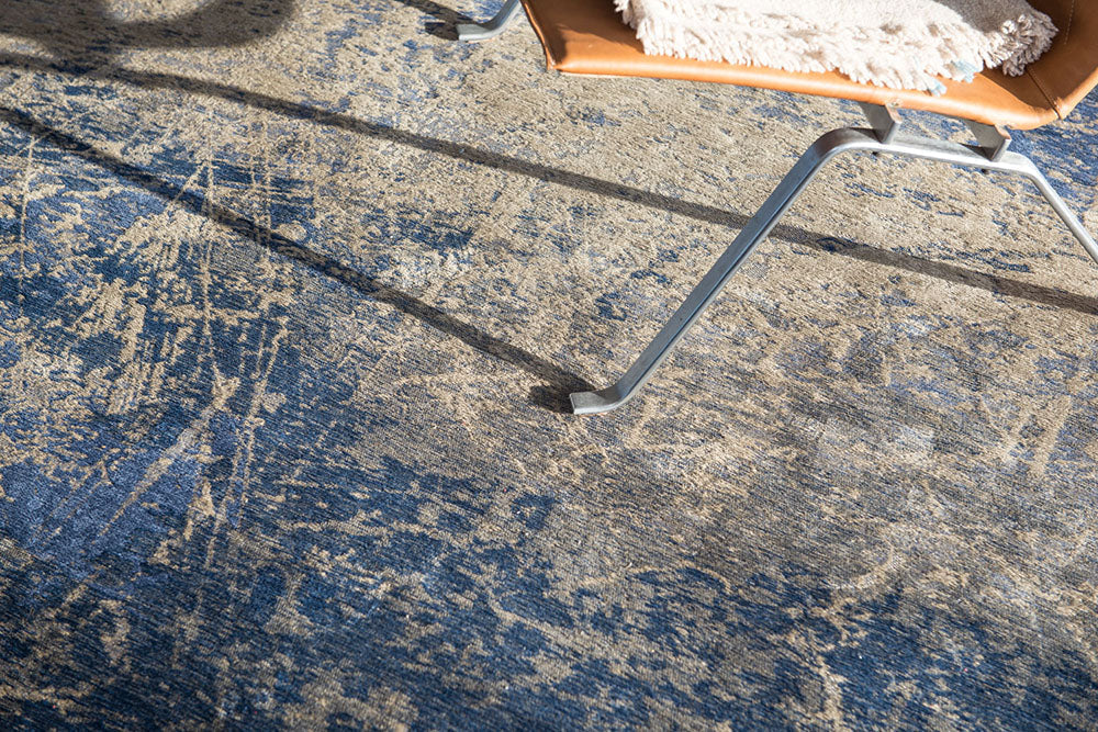 Risse Abgrund blauer Teppichblau