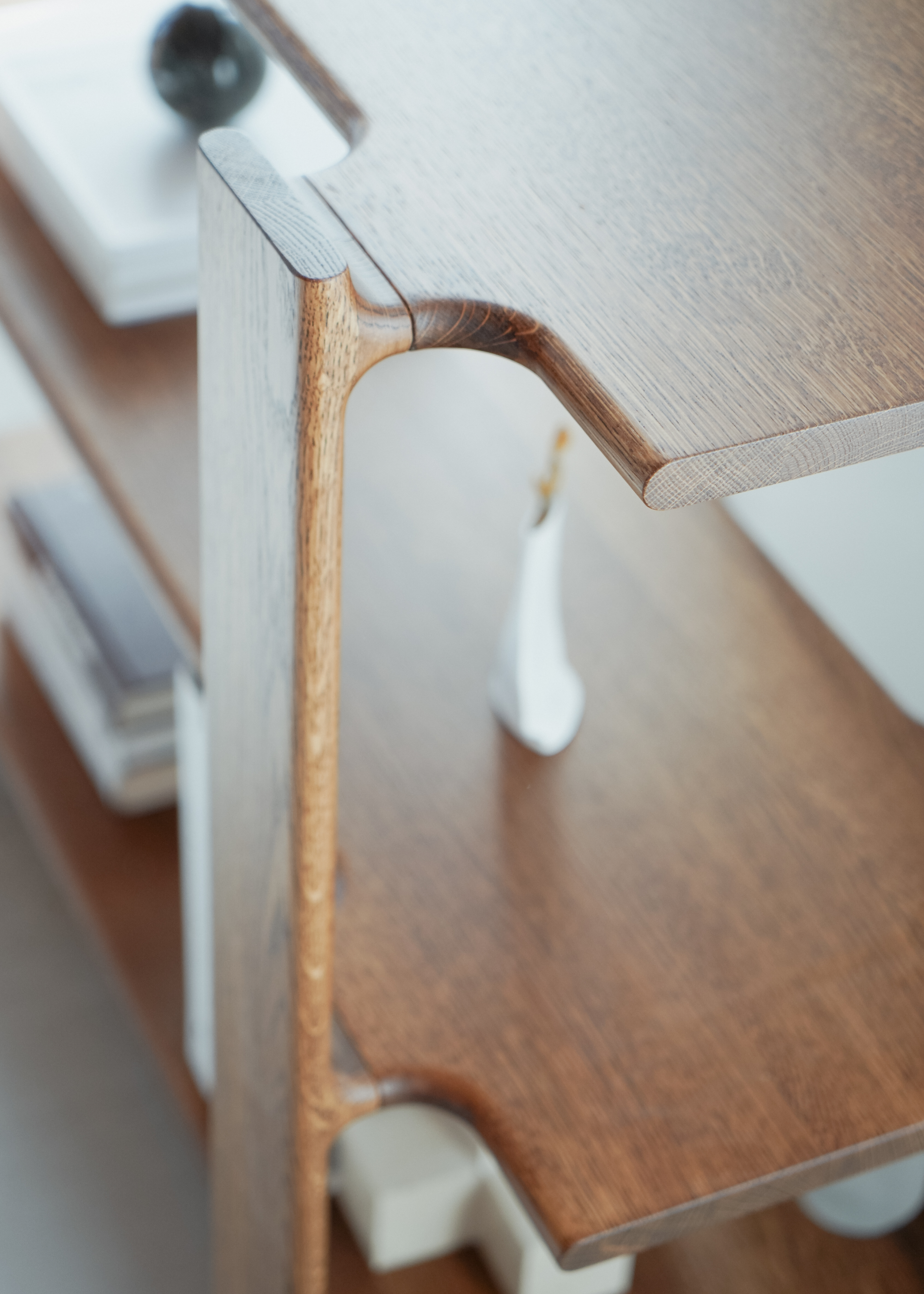 LIGO Shelf Burgundy Oak Wood