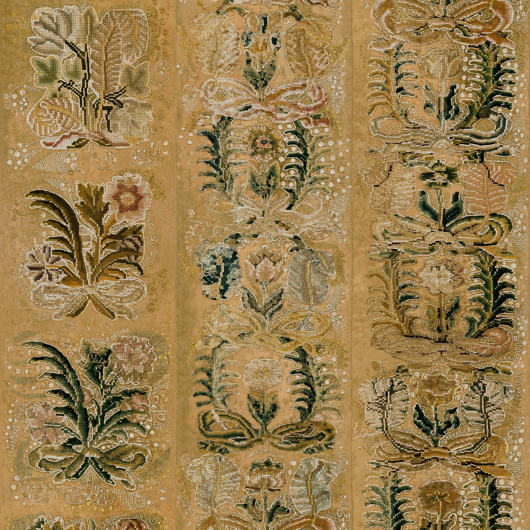 Textile wallpaper with a plant motif ORNAMENT gold with green