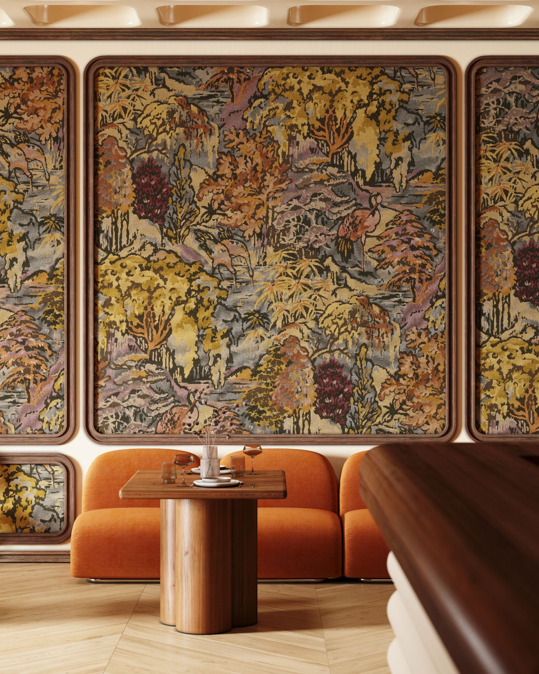 Textiltapete mit pflanzlichem und tierischem Motiv RIVERBANK gold mit orange