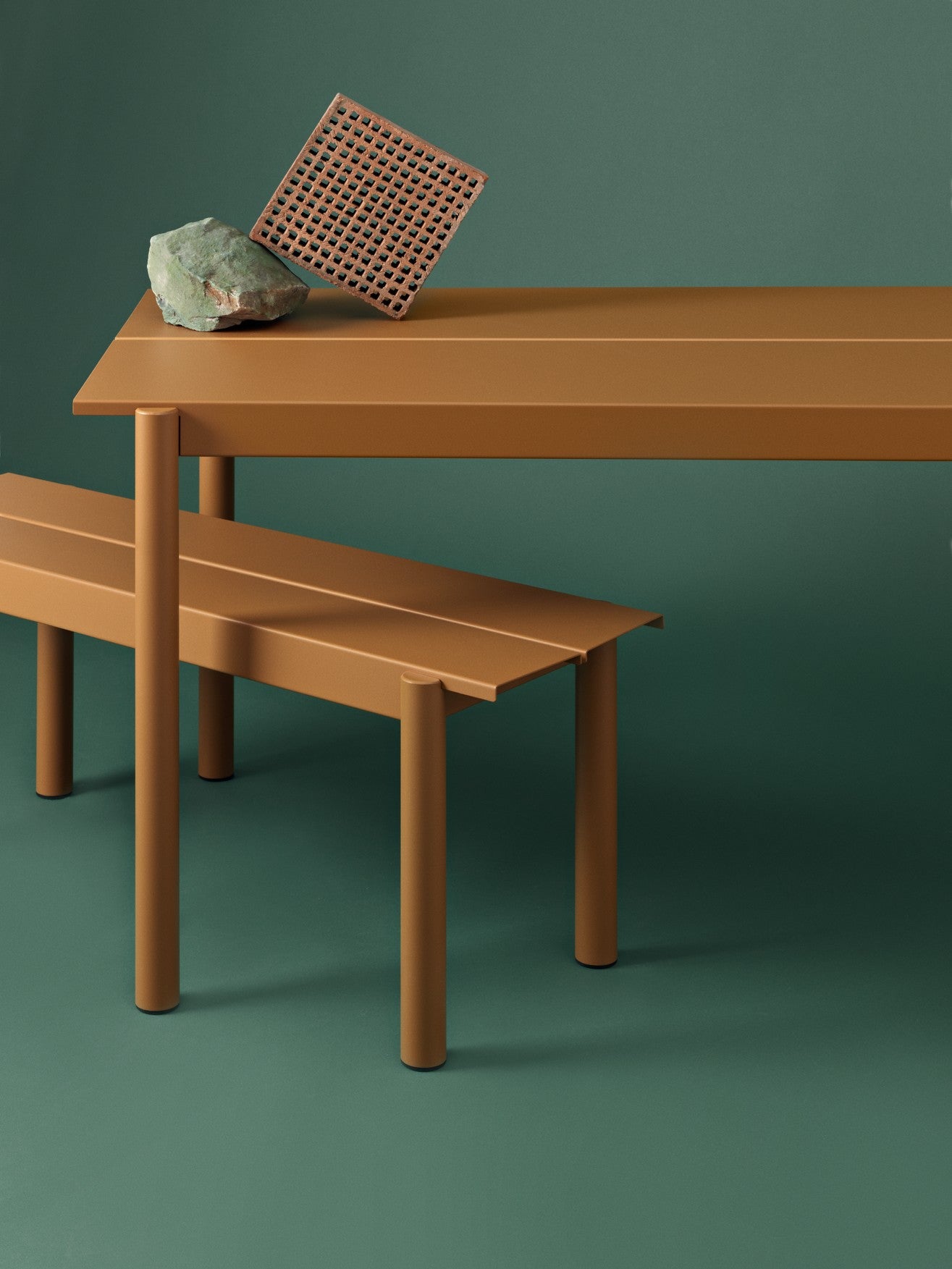 Tisch für den Außenbereich LINEAR orange Stahl