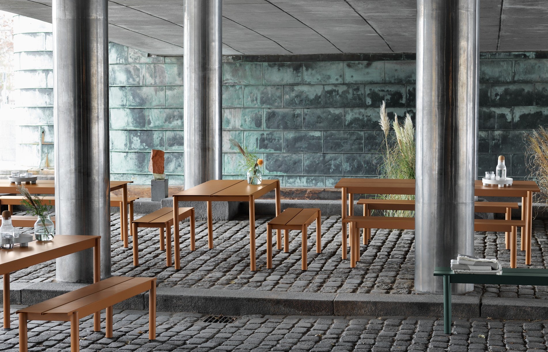 Tisch für den Außenbereich LINEAR orange Stahl