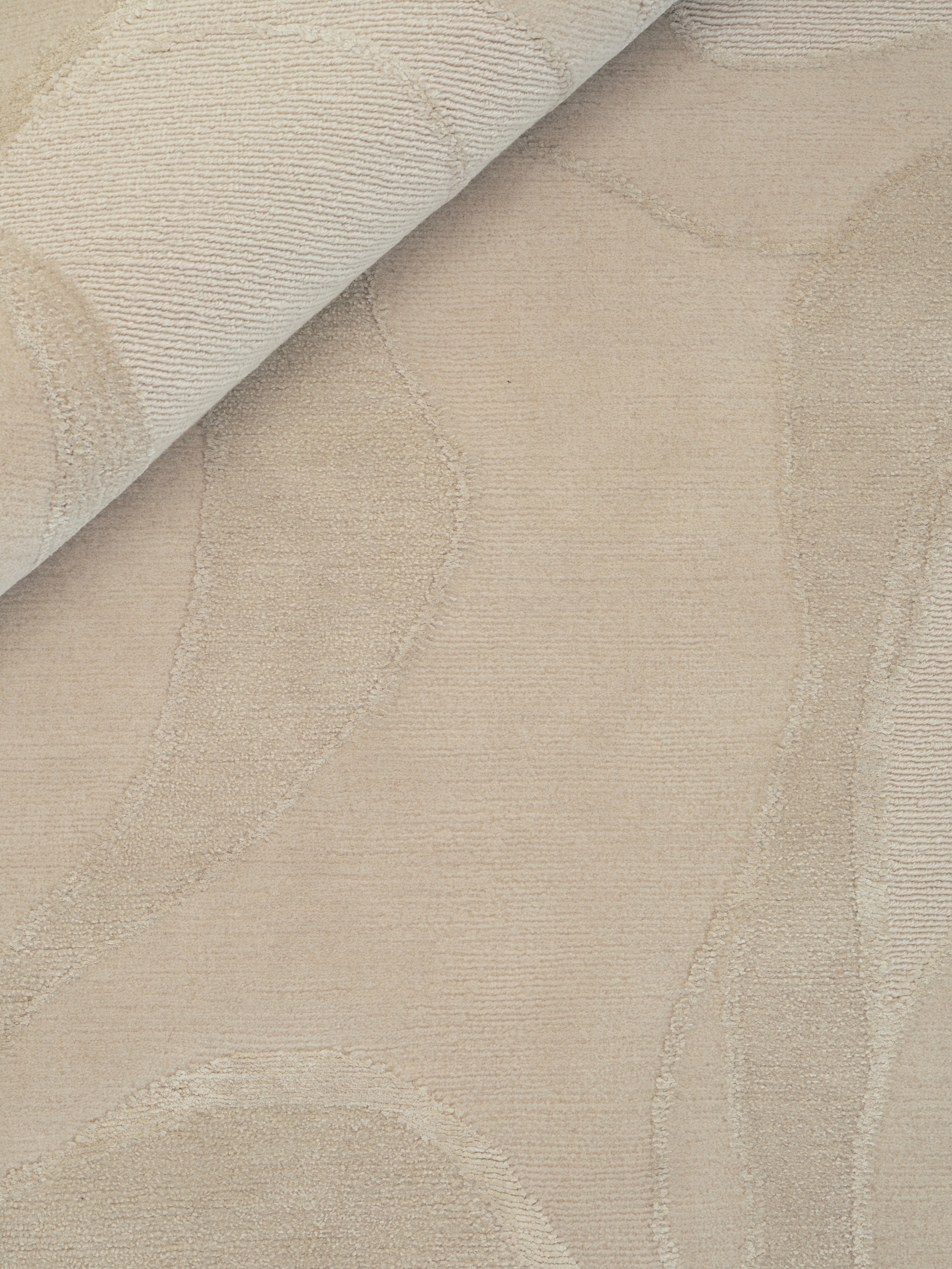 AQUAVERSE beige rug