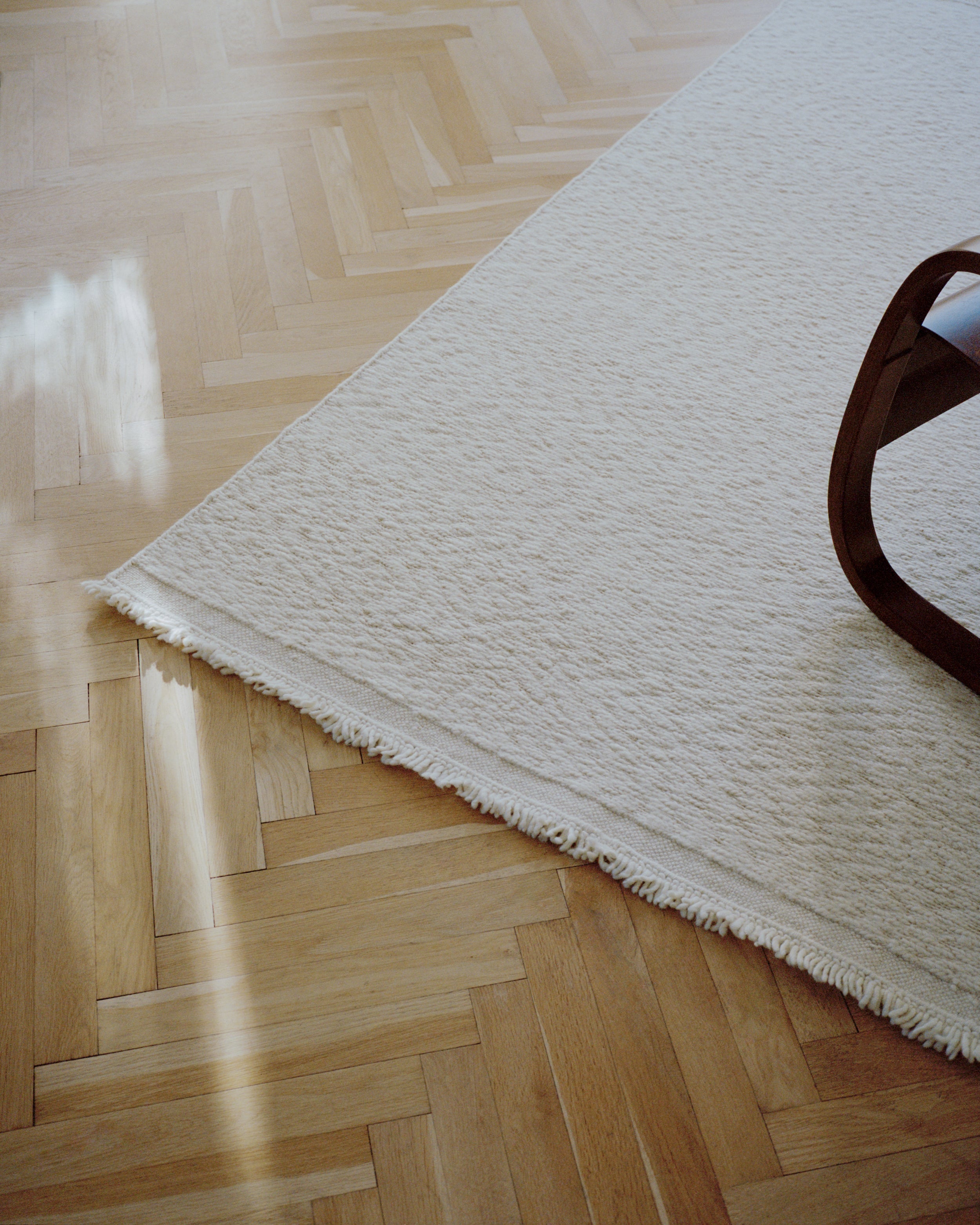BLONDE MAZE rug in gray-beige