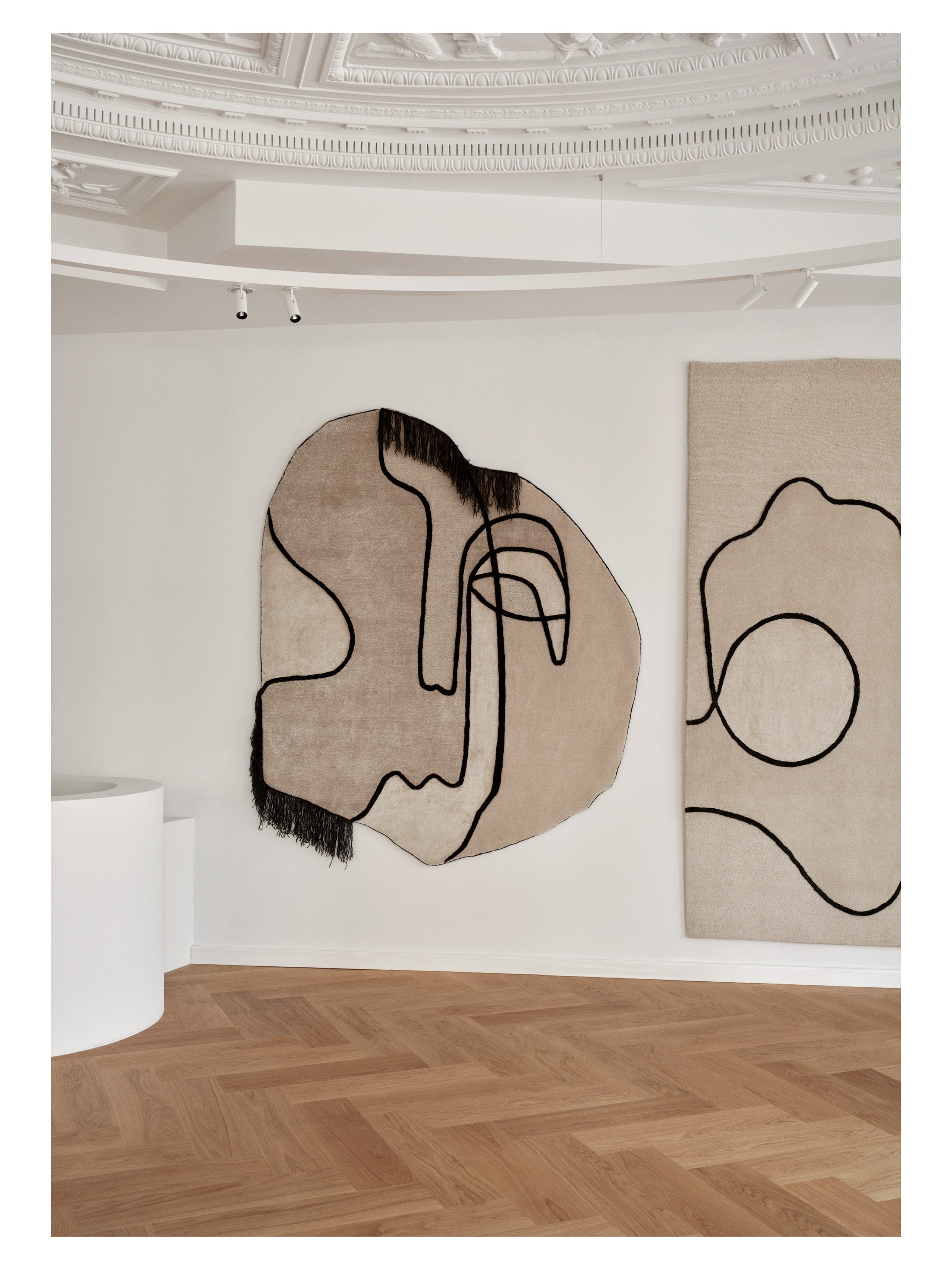 SLANTED SELF beige rug with black