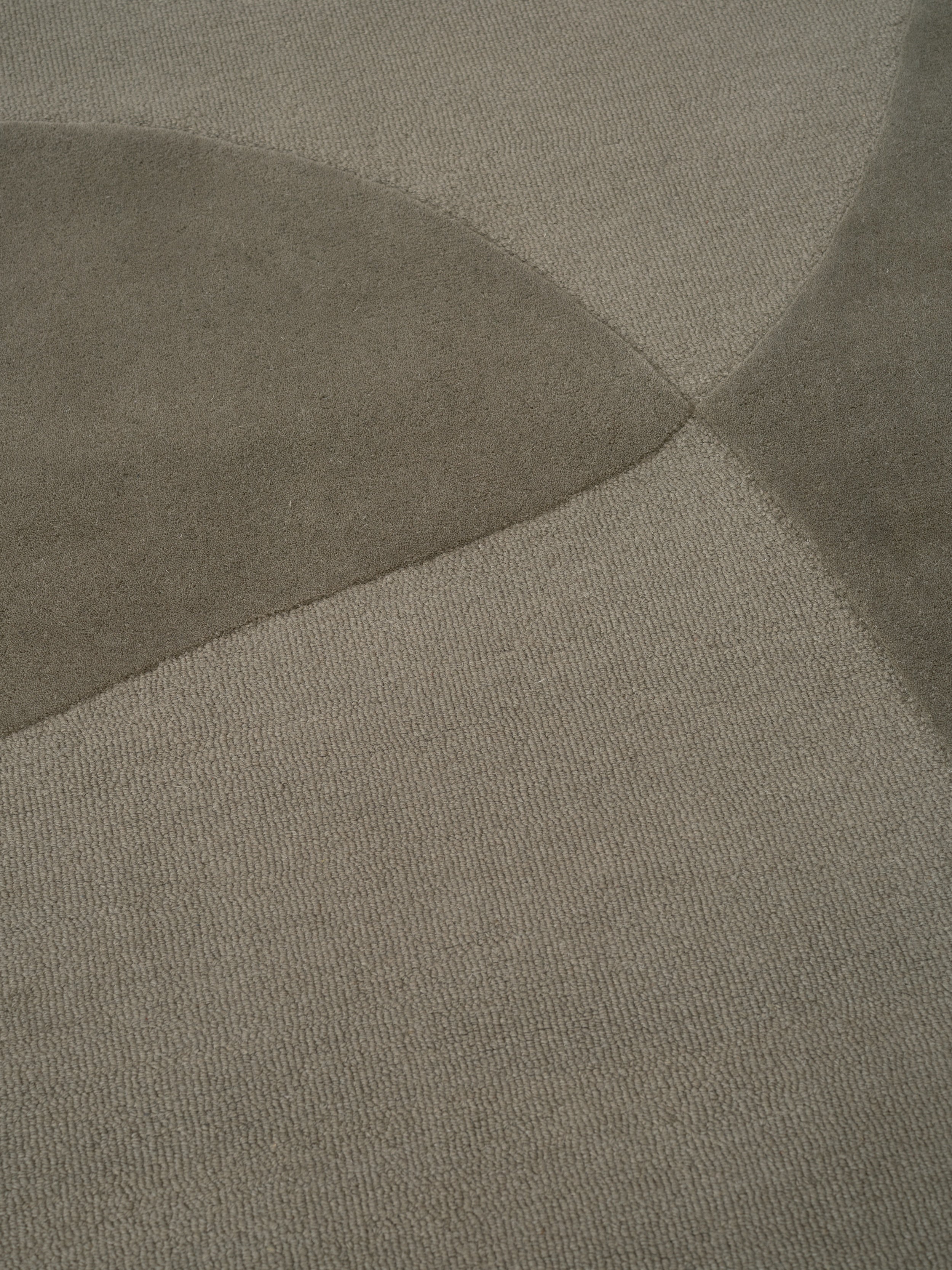 Split plains rug green