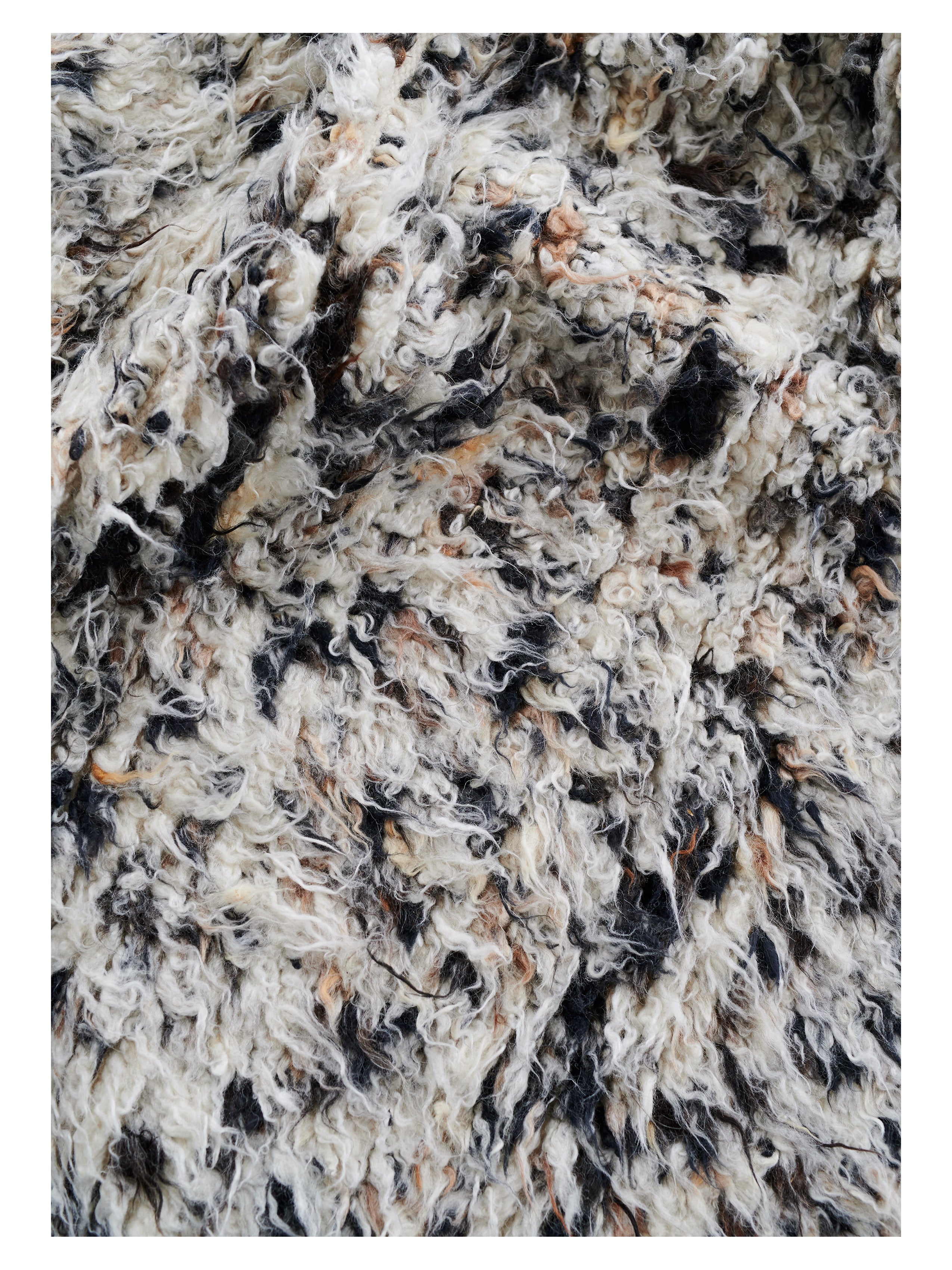 TURID beige rug with black