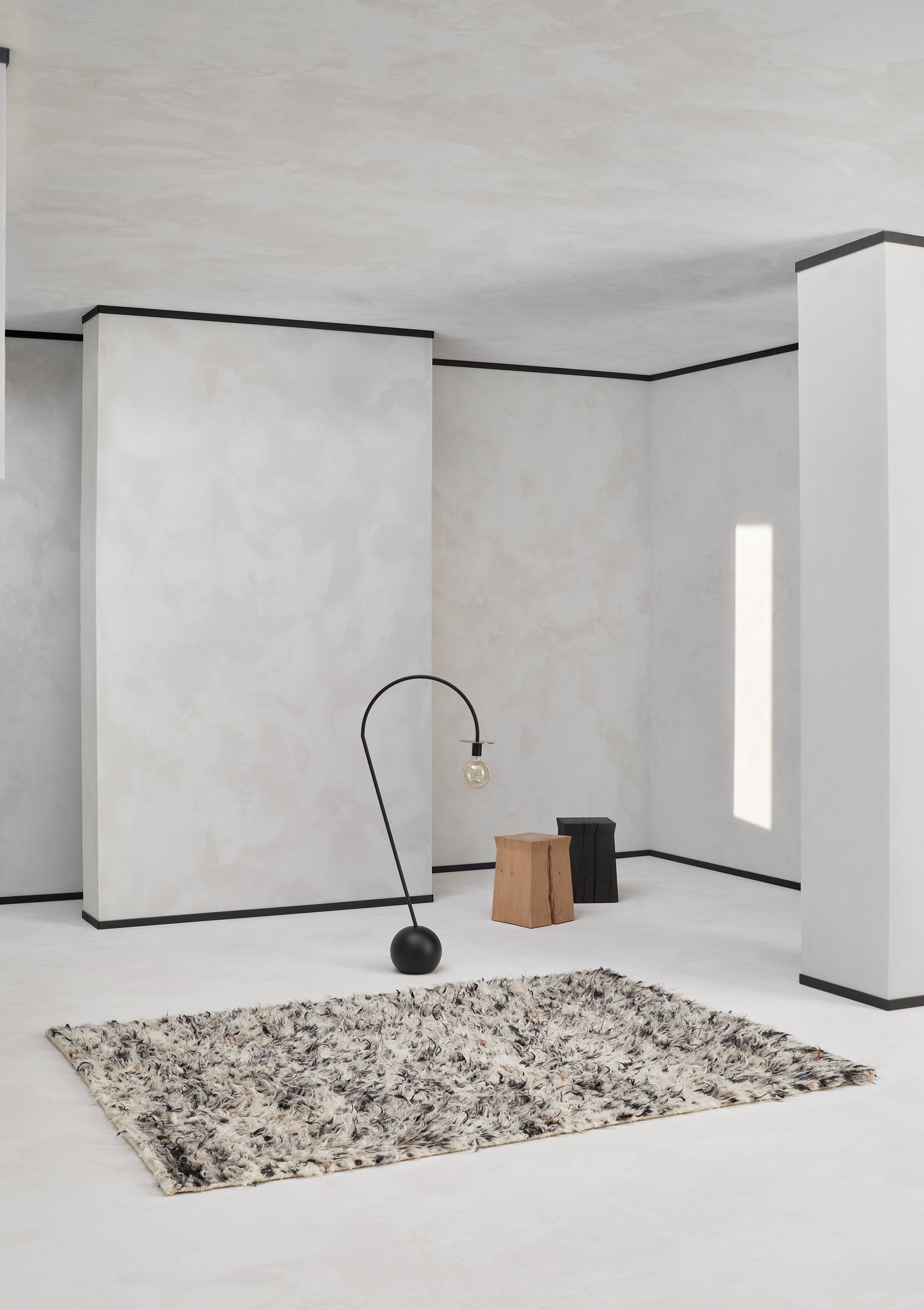 TURID beige rug with black
