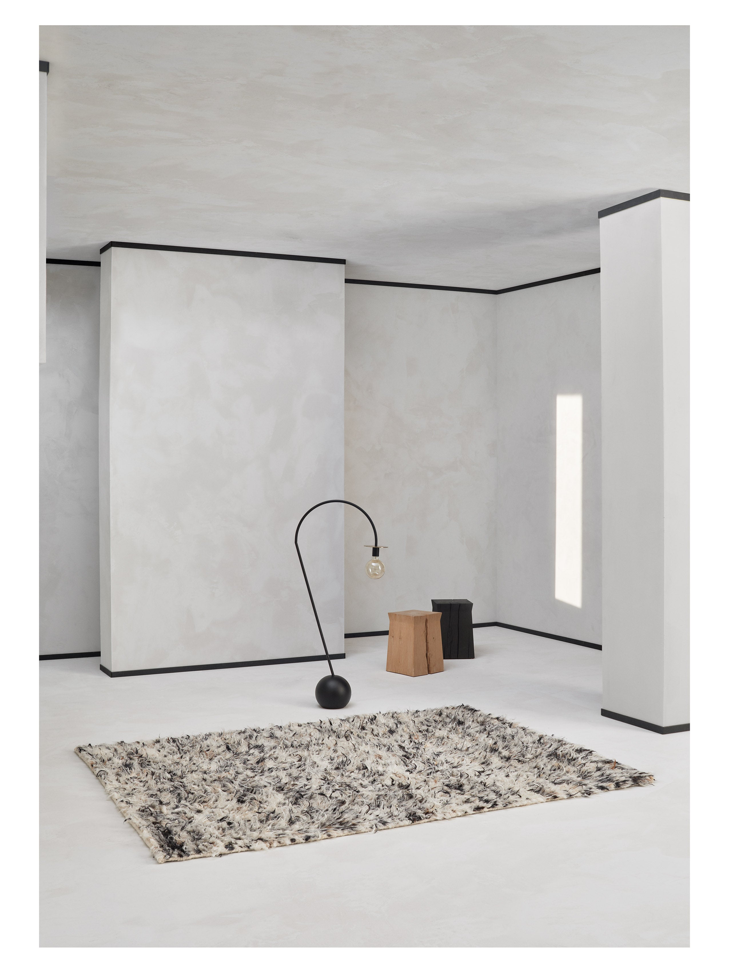 TURID beige rug with black