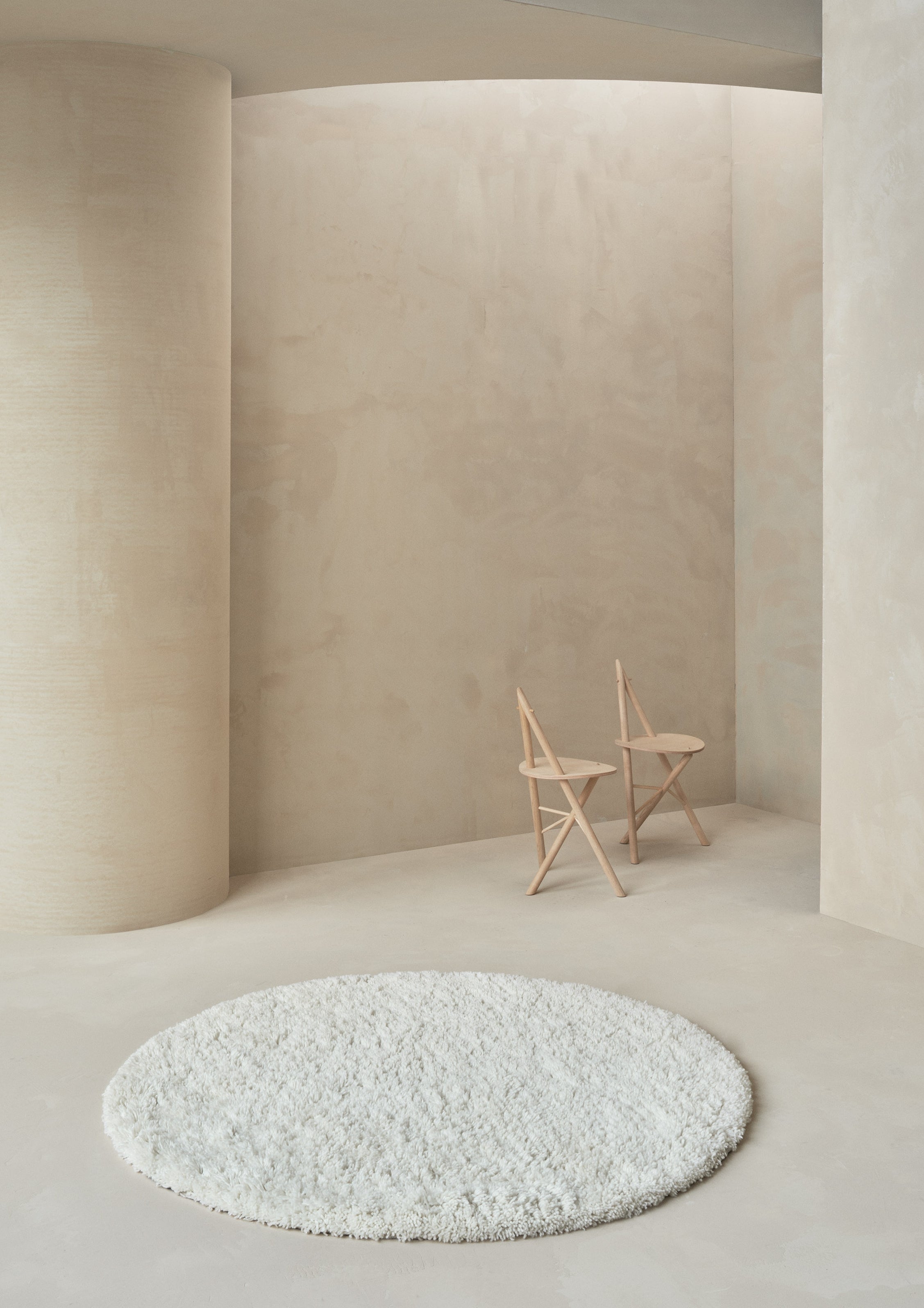 VANTAA White Round Rug