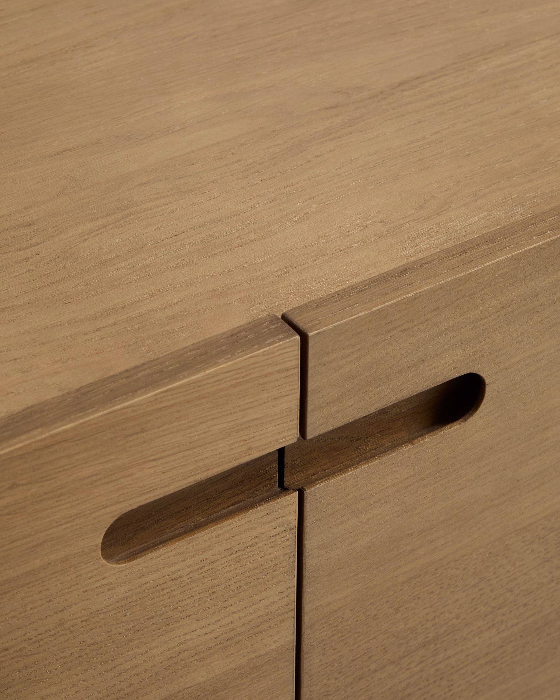 ARELIDA Oak Veneer TV Cabinet