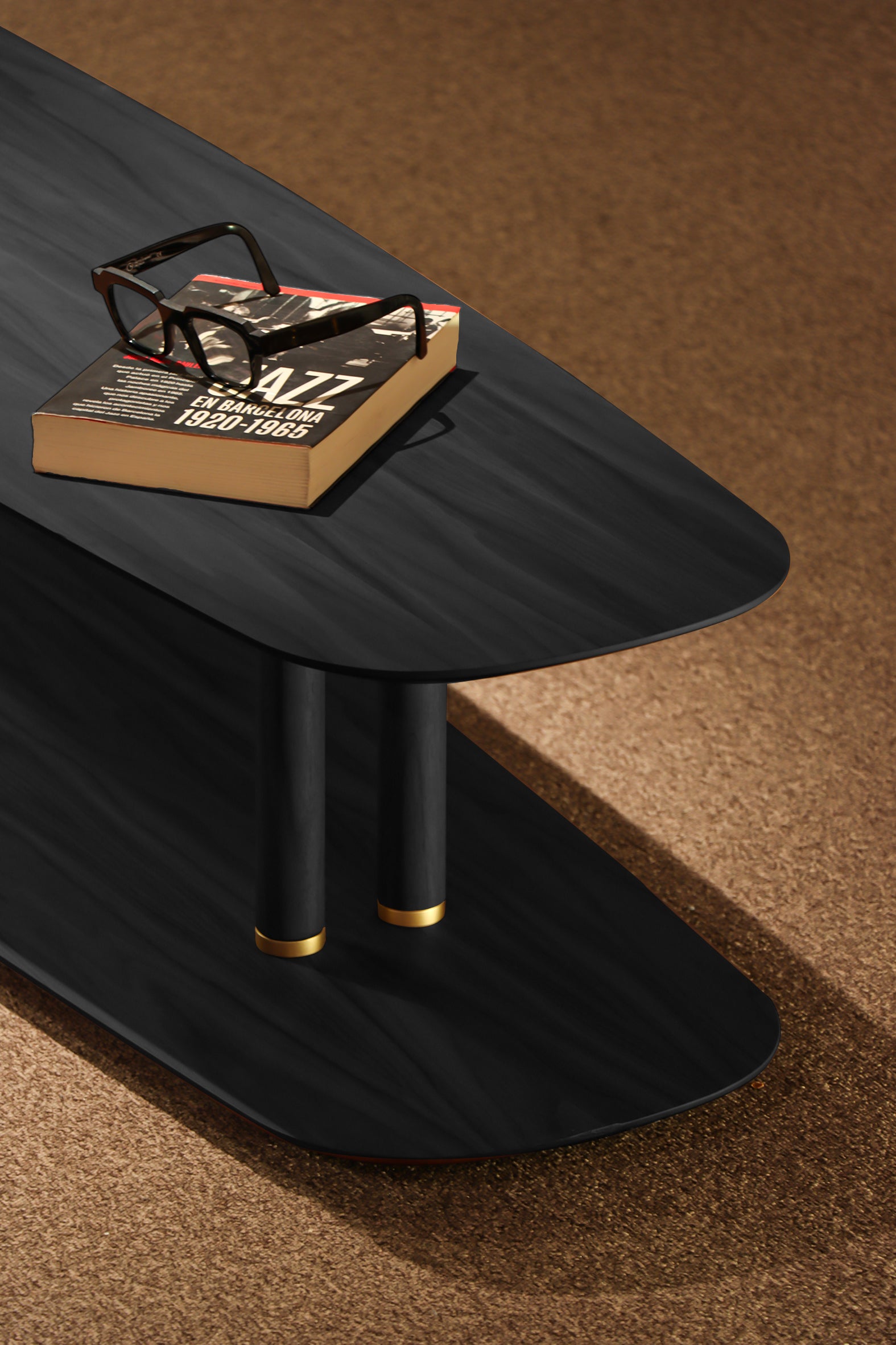 Ovaler Couchtisch AXIS schwarz Eschenfurnier