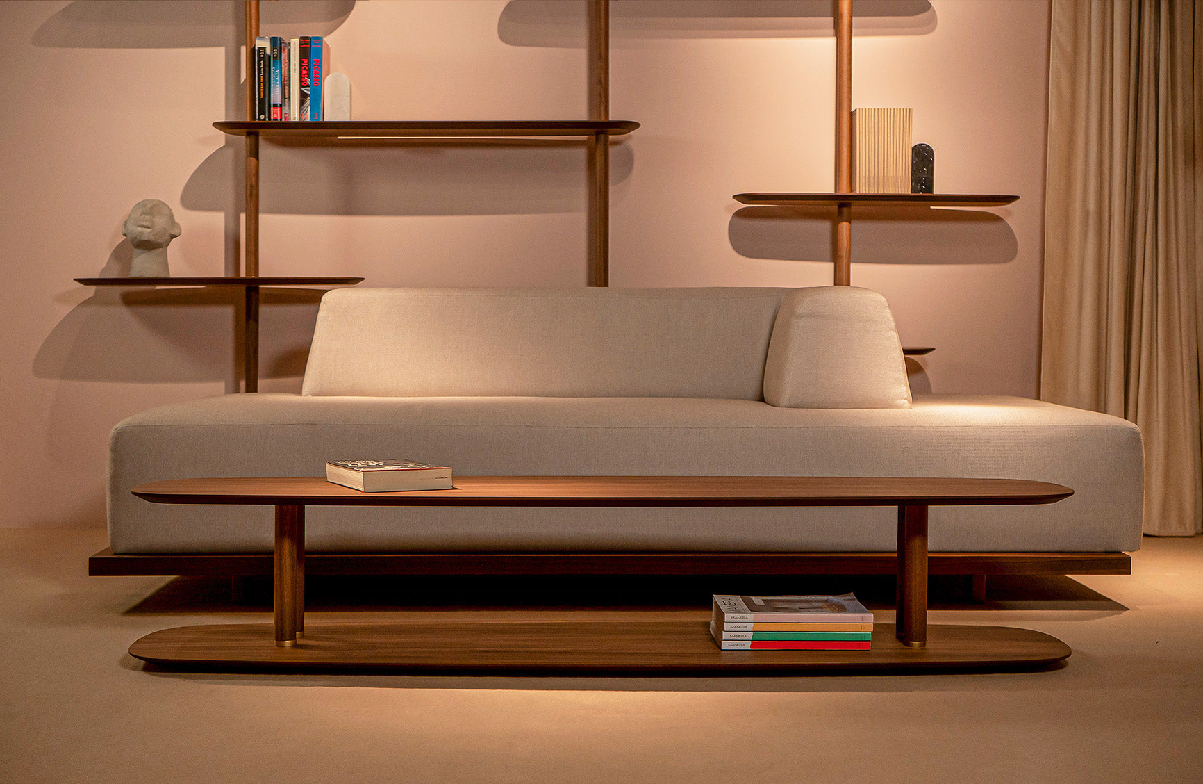 Ovaler Kaffeetisch AXIS Nussbaumfurnier