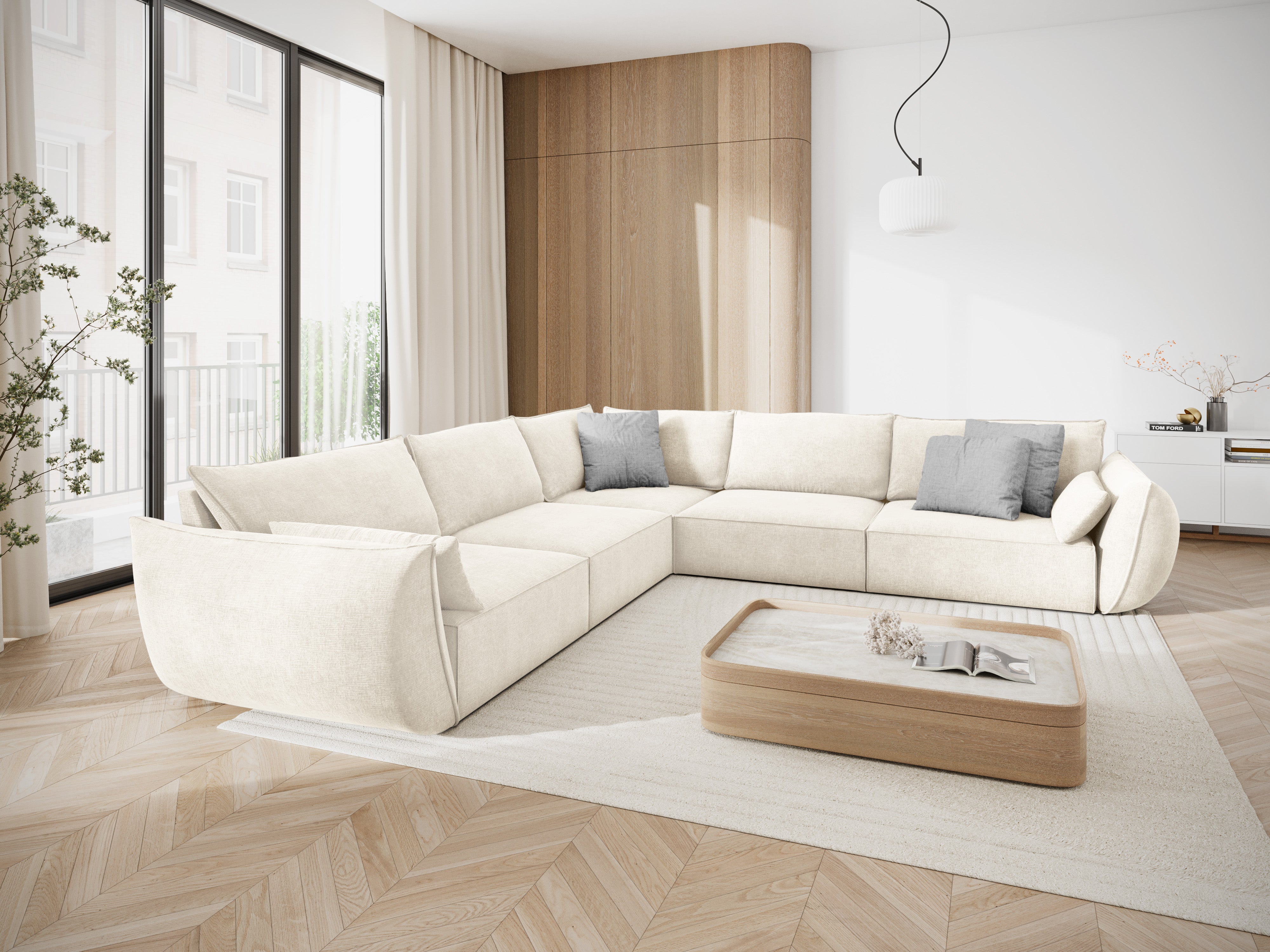 Symmetrische Ecke im hellen beige Szenil -Stoff