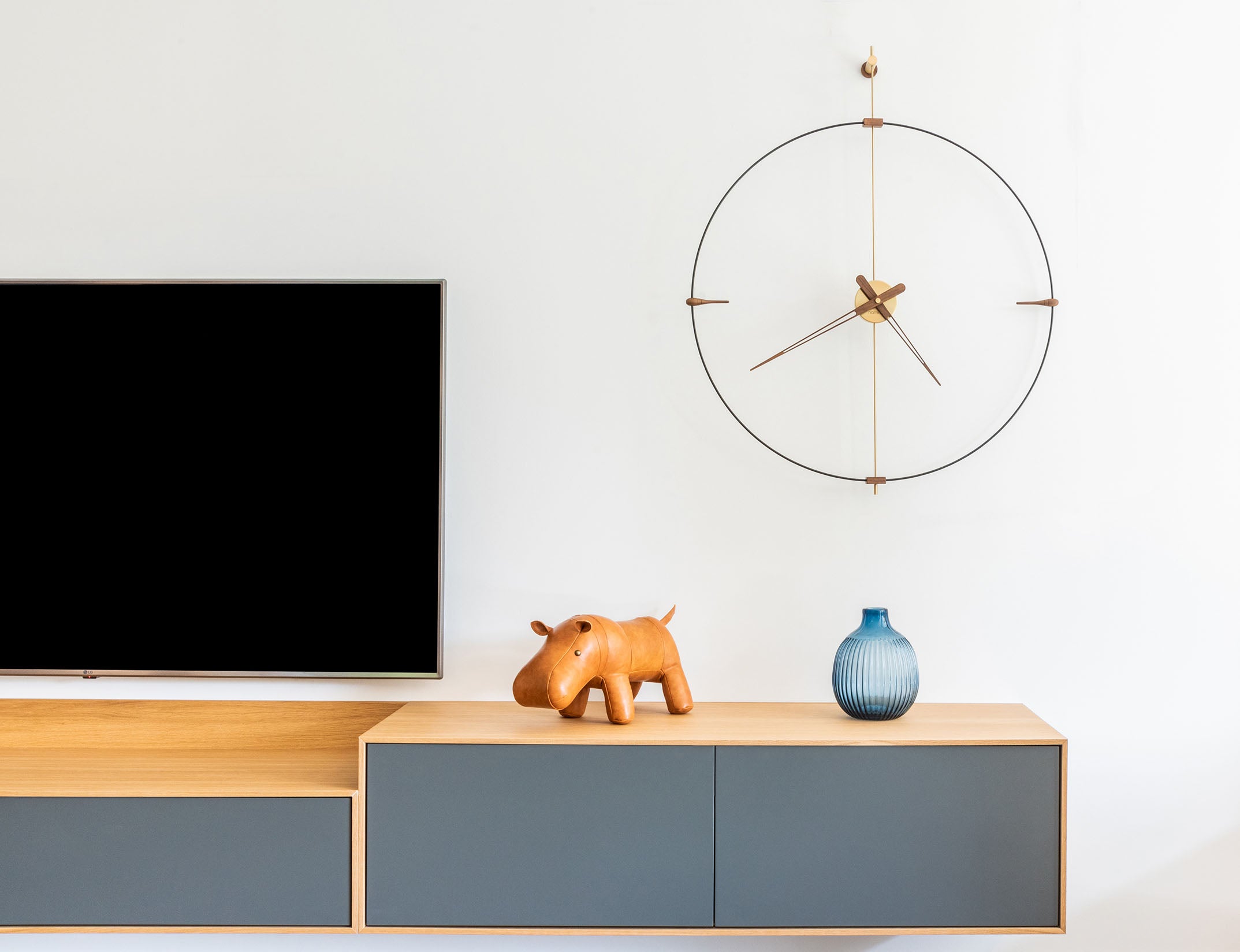 Wanduhr MINI BILBAO gold mit Schwarz