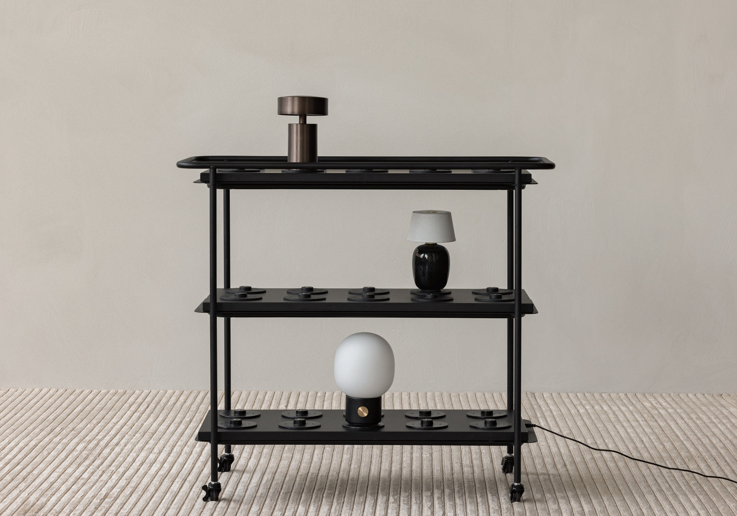 Tragbare Lampe TORSO schwarze Keramik mit weißem Schirm